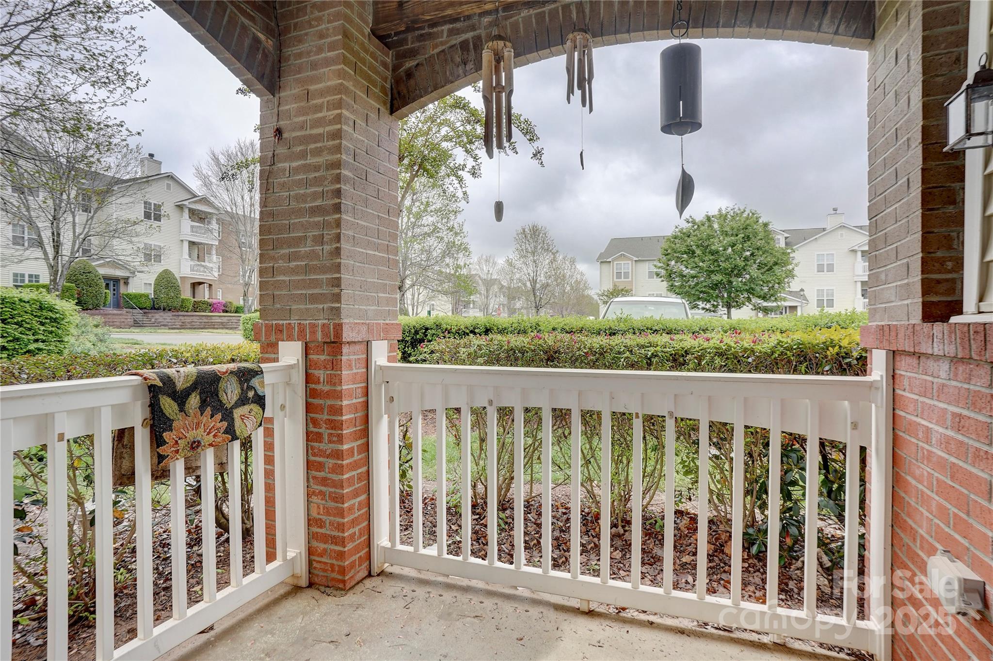 16746 Amberside Road Property Photo 1