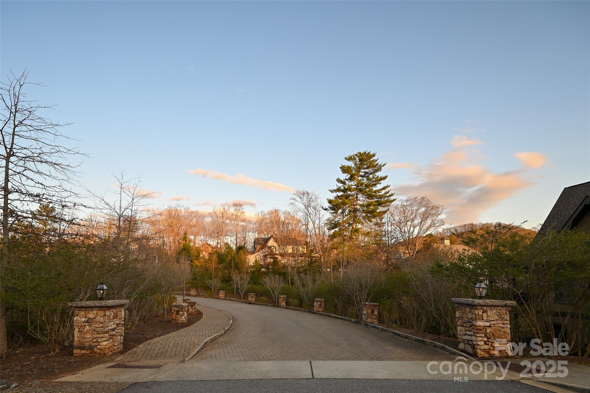 64 French Willow Drive Property Photo 9