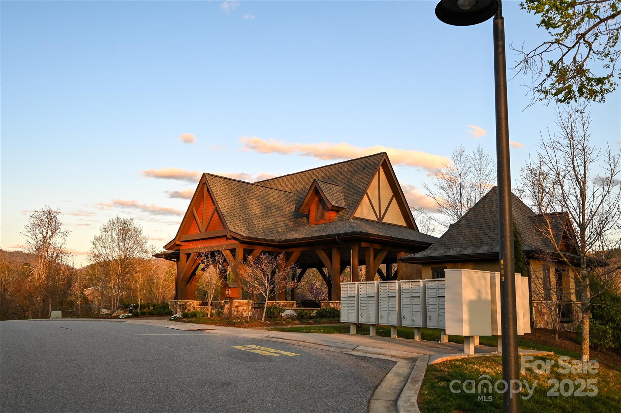 64 French Willow Drive Property Photo 12