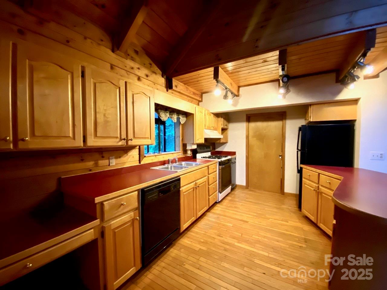 2153 Lentini Drive Property Photo 8