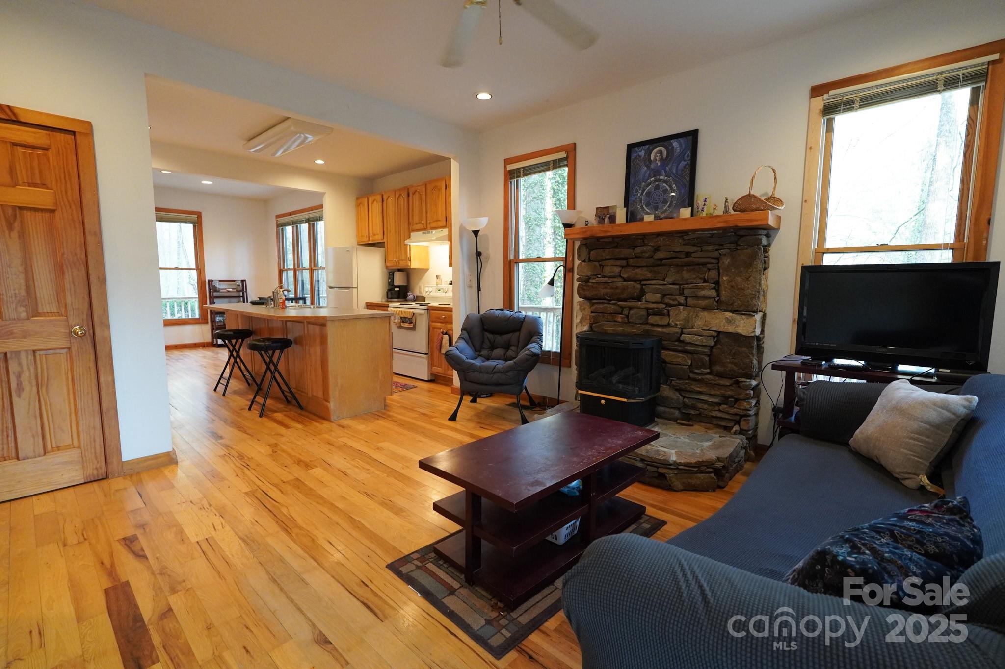 136 Stonewall Road Property Photo 3