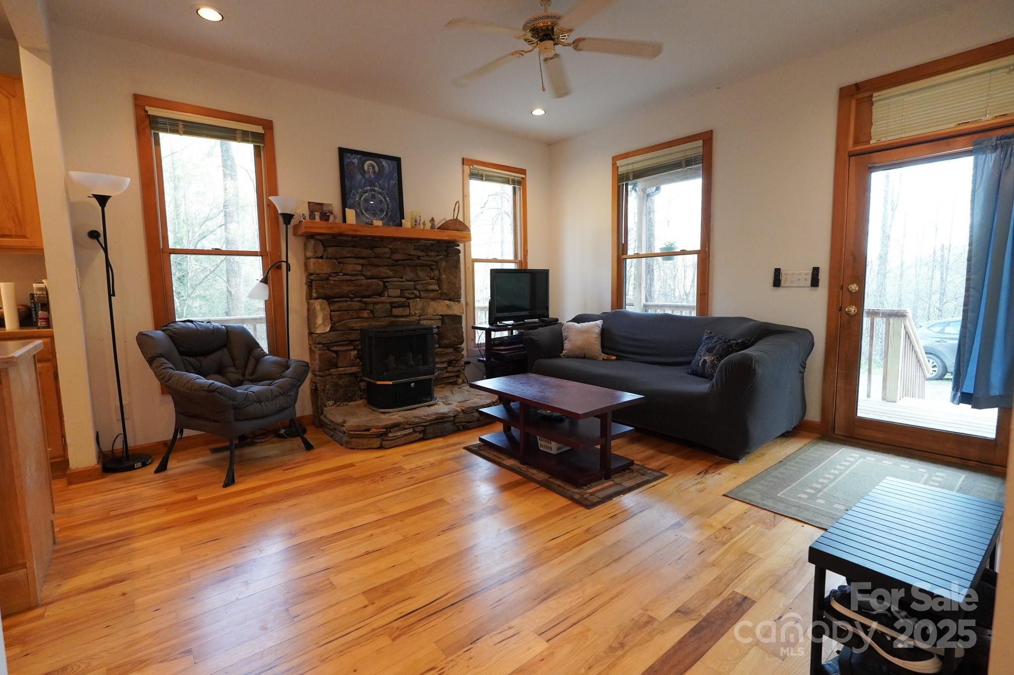 136 Stonewall Road Property Photo 4