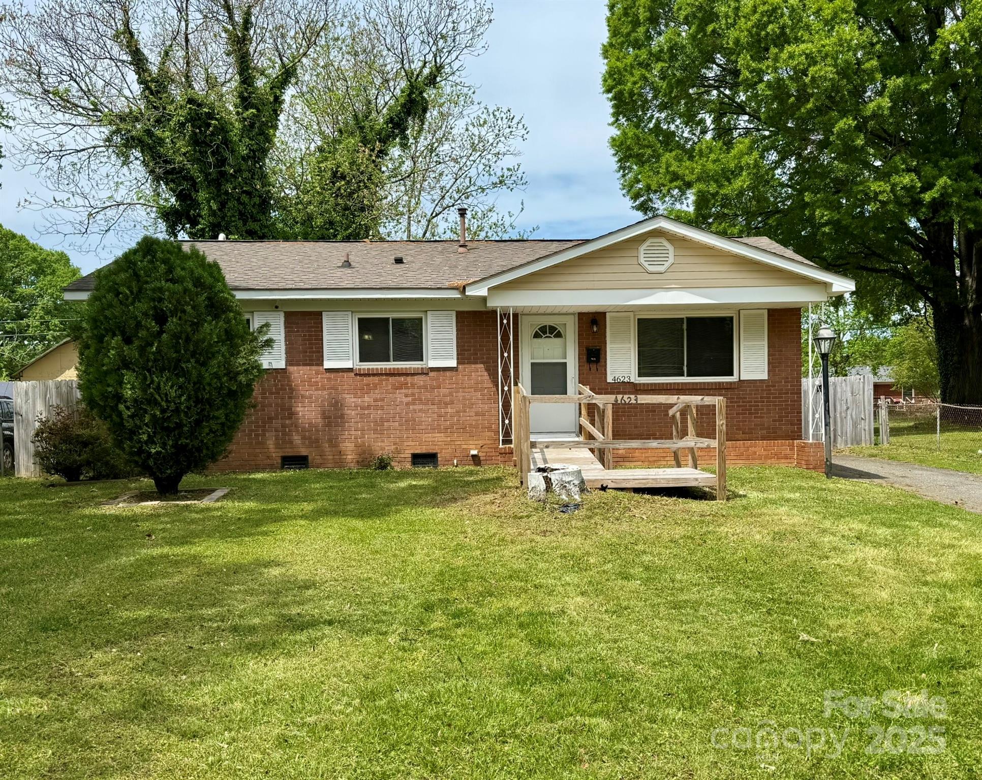 4623 Monmouth Drive Property Photo 1