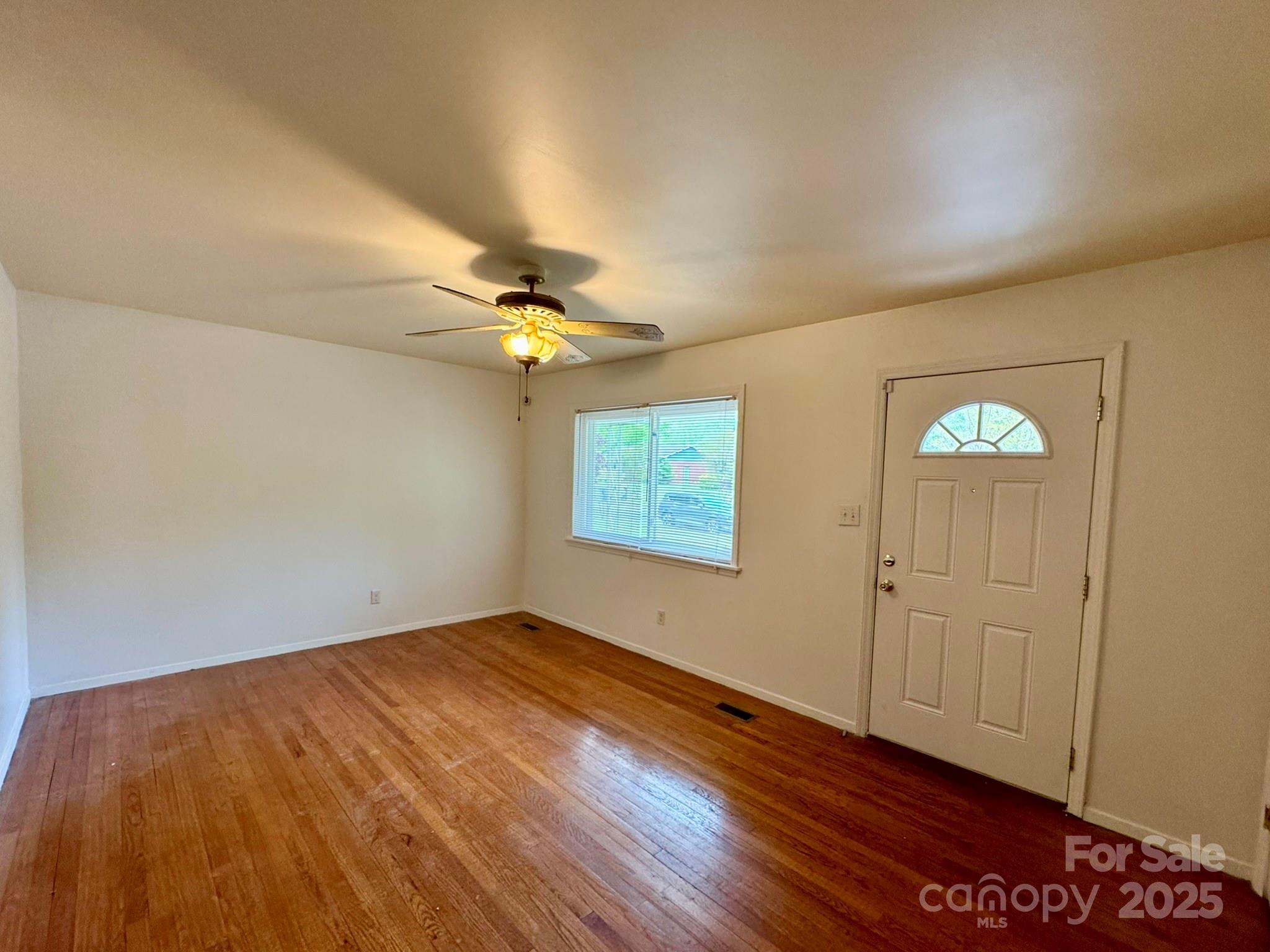 4623 Monmouth Drive Property Photo 4