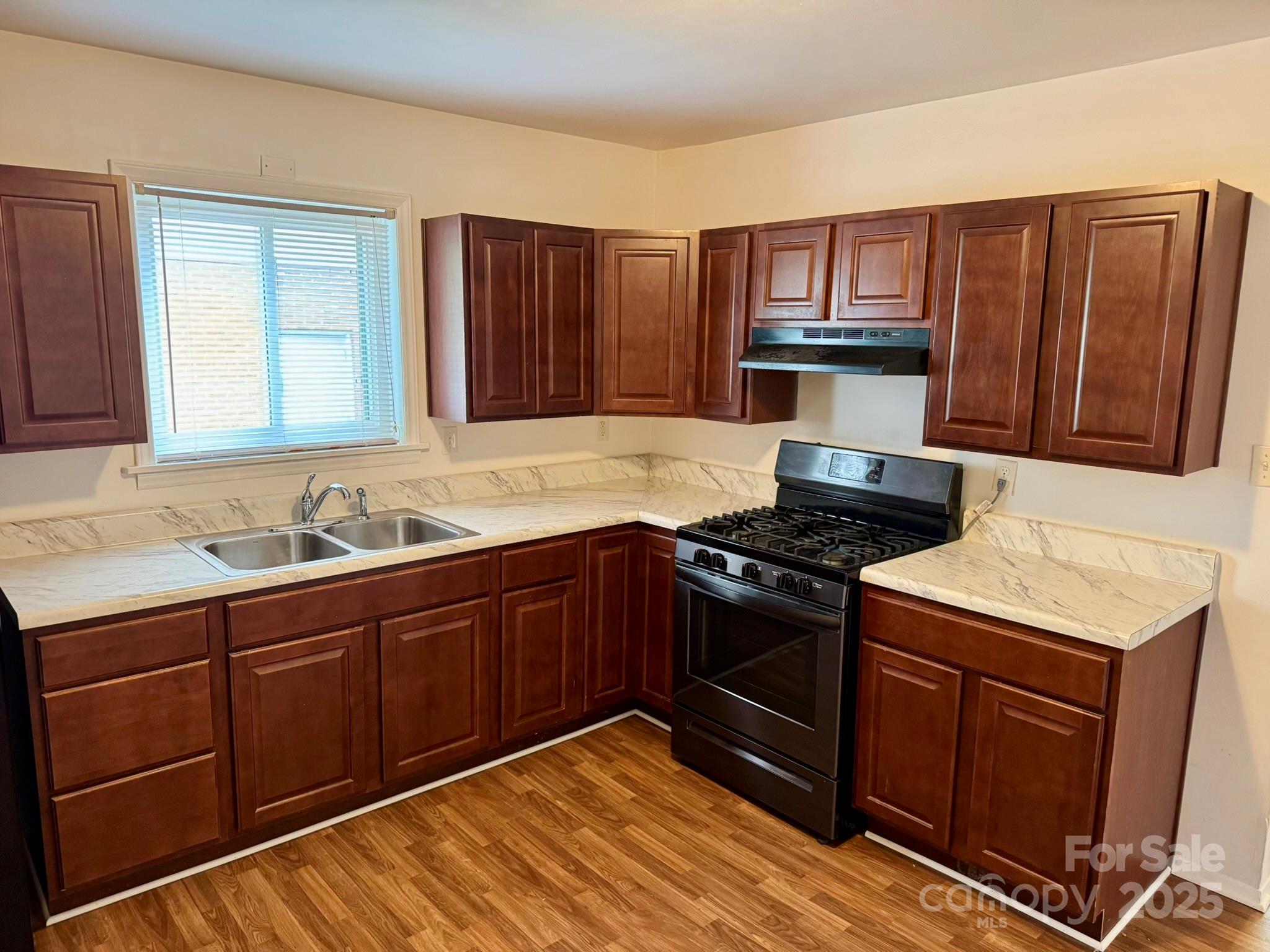 4623 Monmouth Drive Property Photo 8