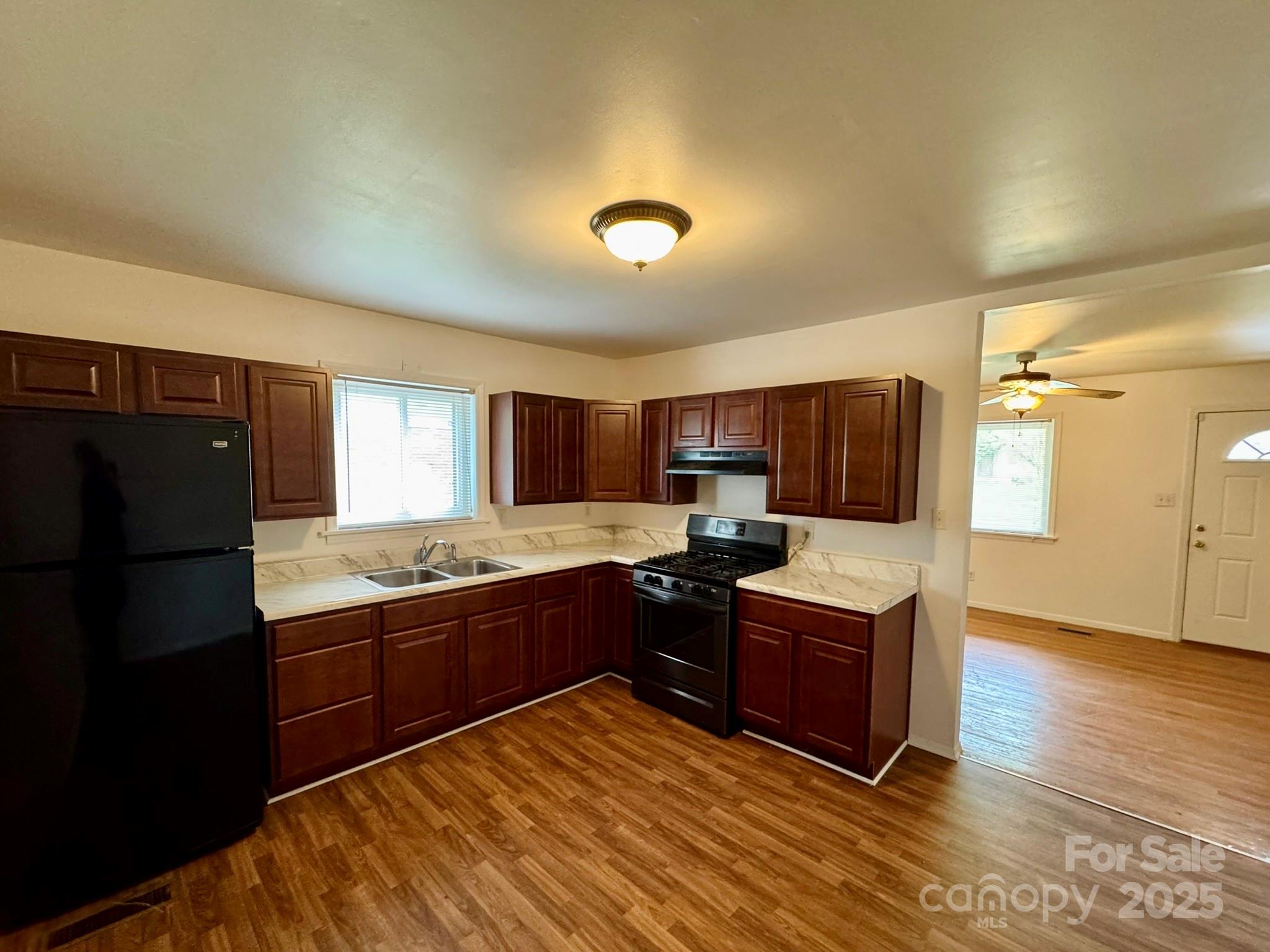 4623 Monmouth Drive Property Photo 9