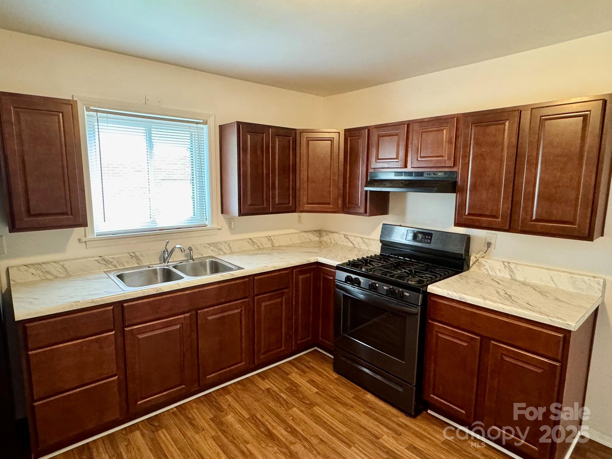 4623 Monmouth Drive Property Photo 11
