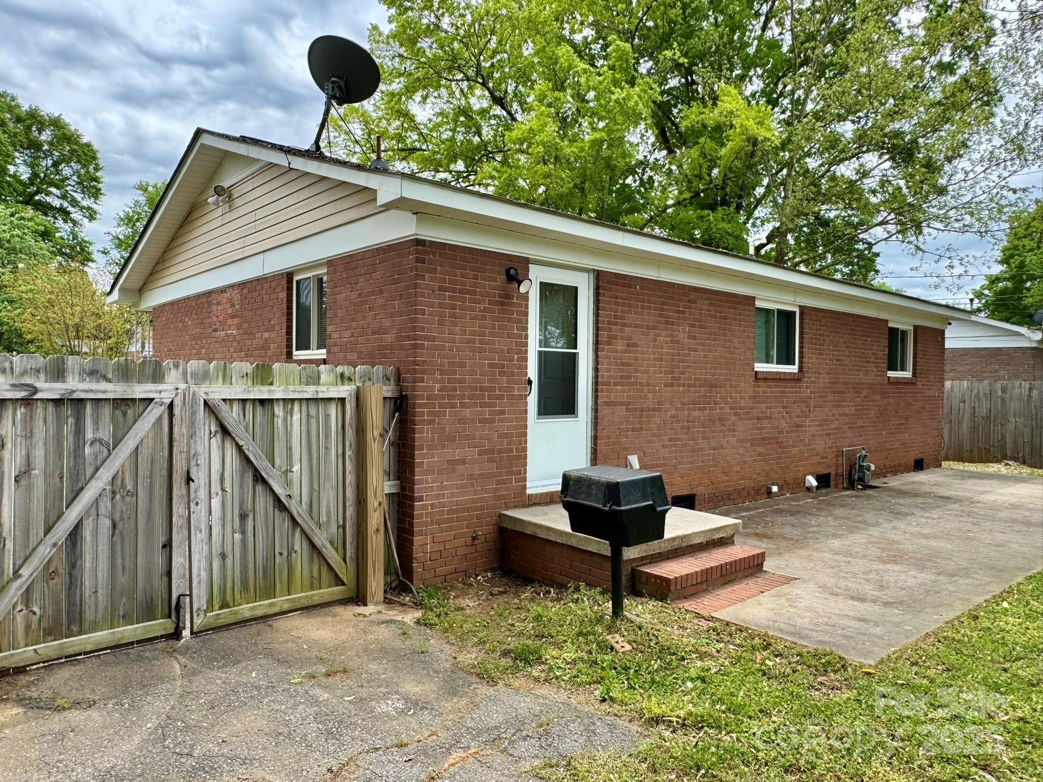 4623 Monmouth Drive Property Photo 38