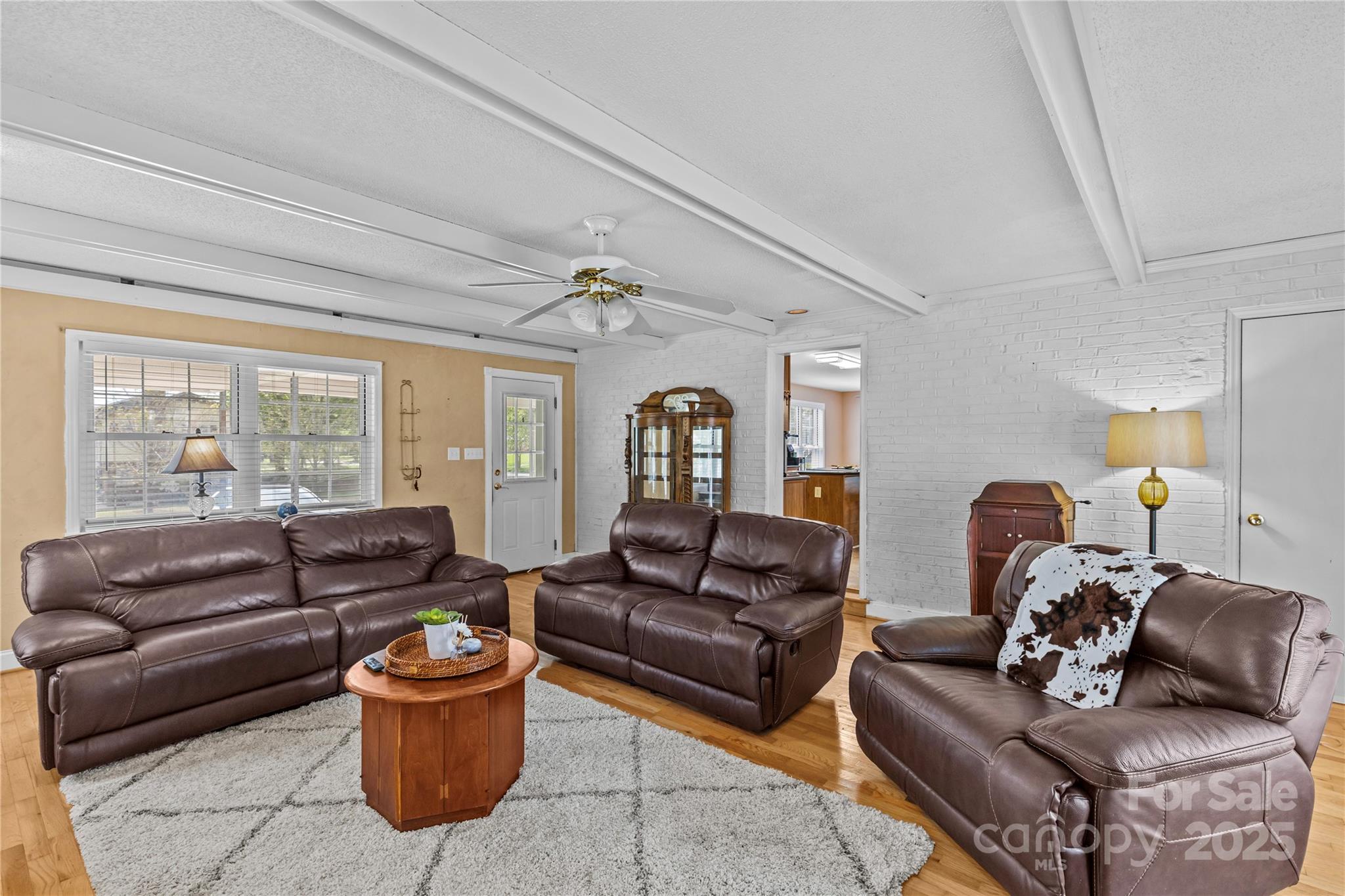 6035 Idlebrook Drive Property Photo 8