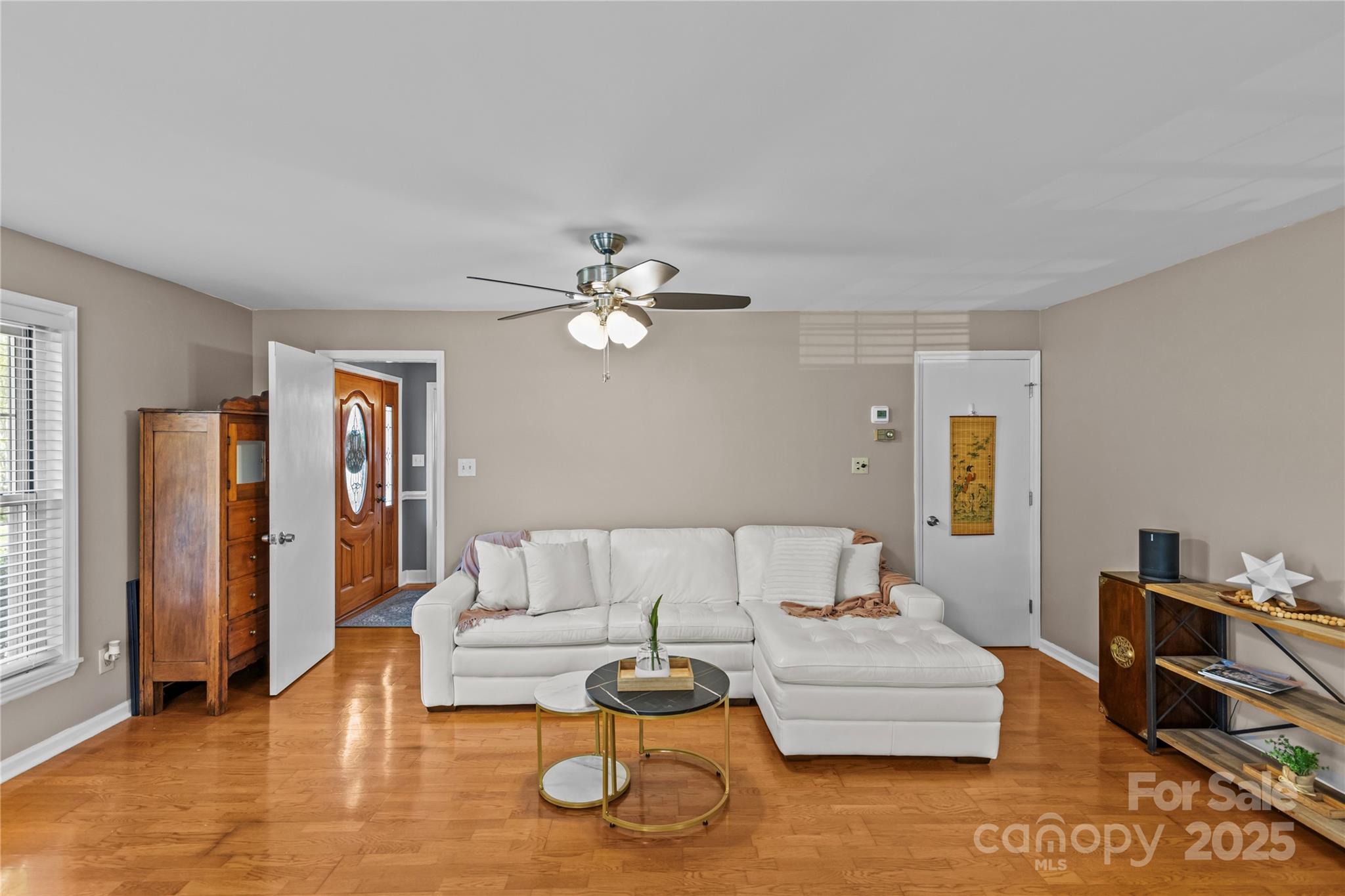 6035 Idlebrook Drive Property Photo 12