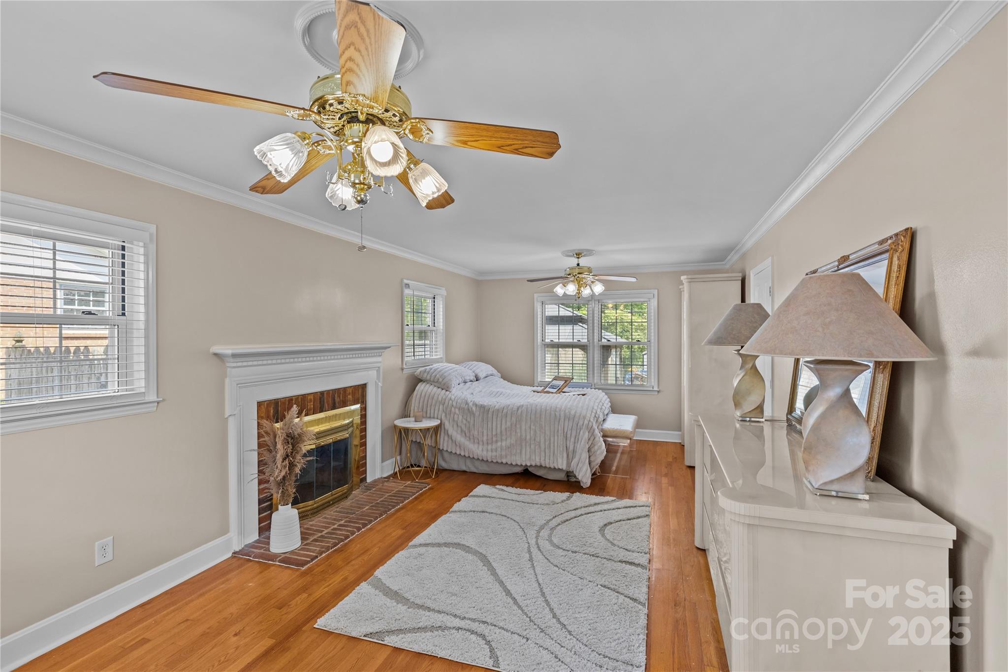 6035 Idlebrook Drive Property Photo 13
