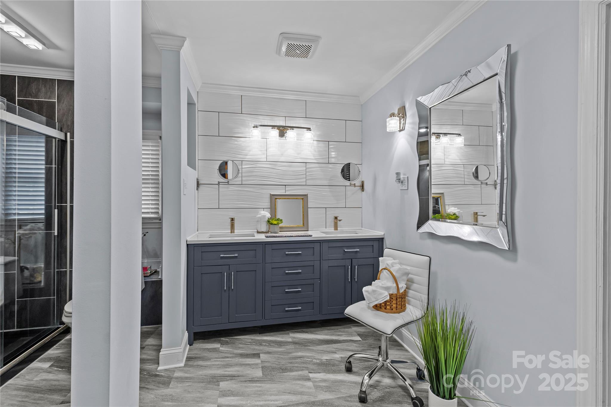6035 Idlebrook Drive Property Photo 18