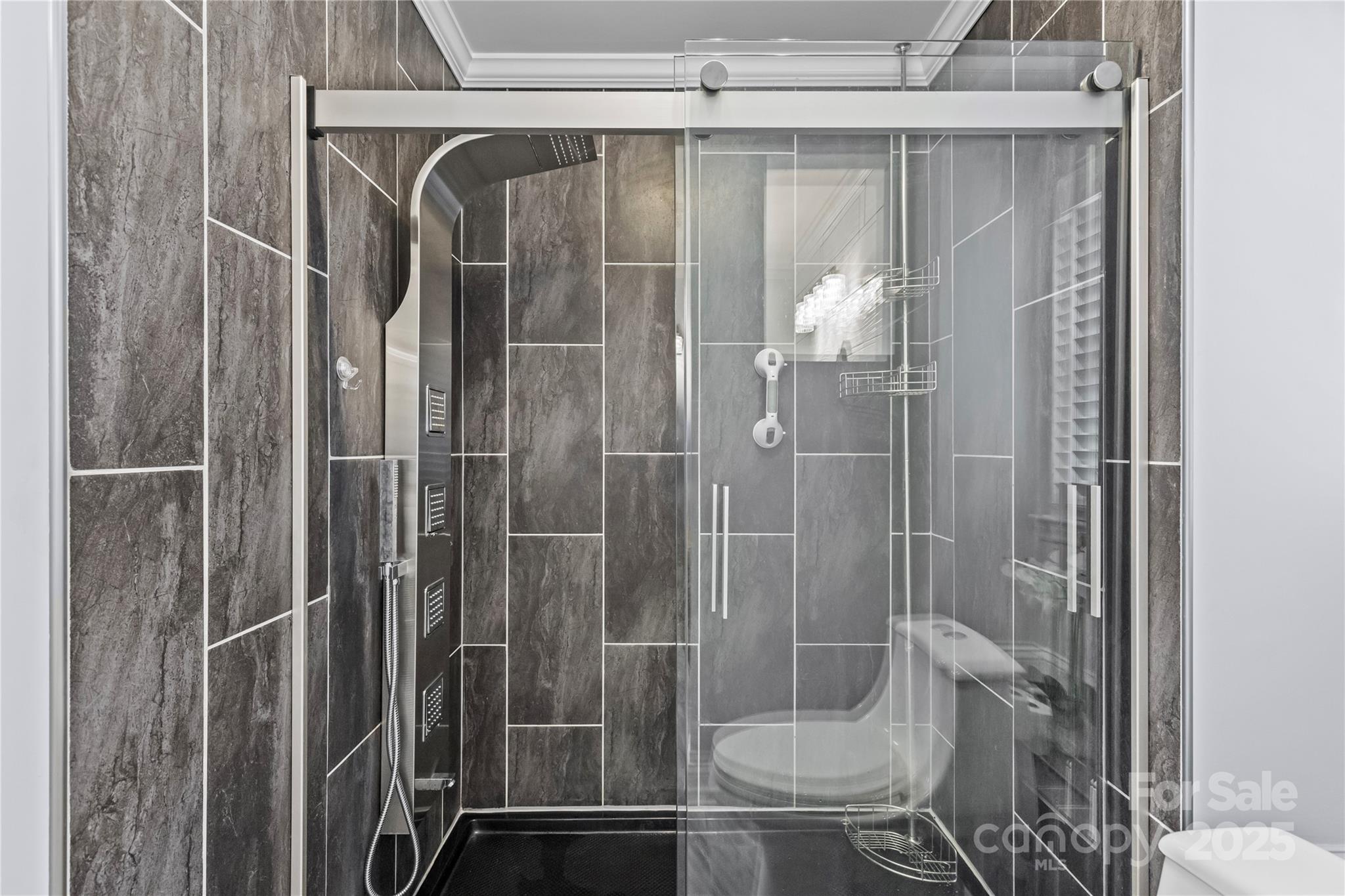 6035 Idlebrook Drive Property Photo 19