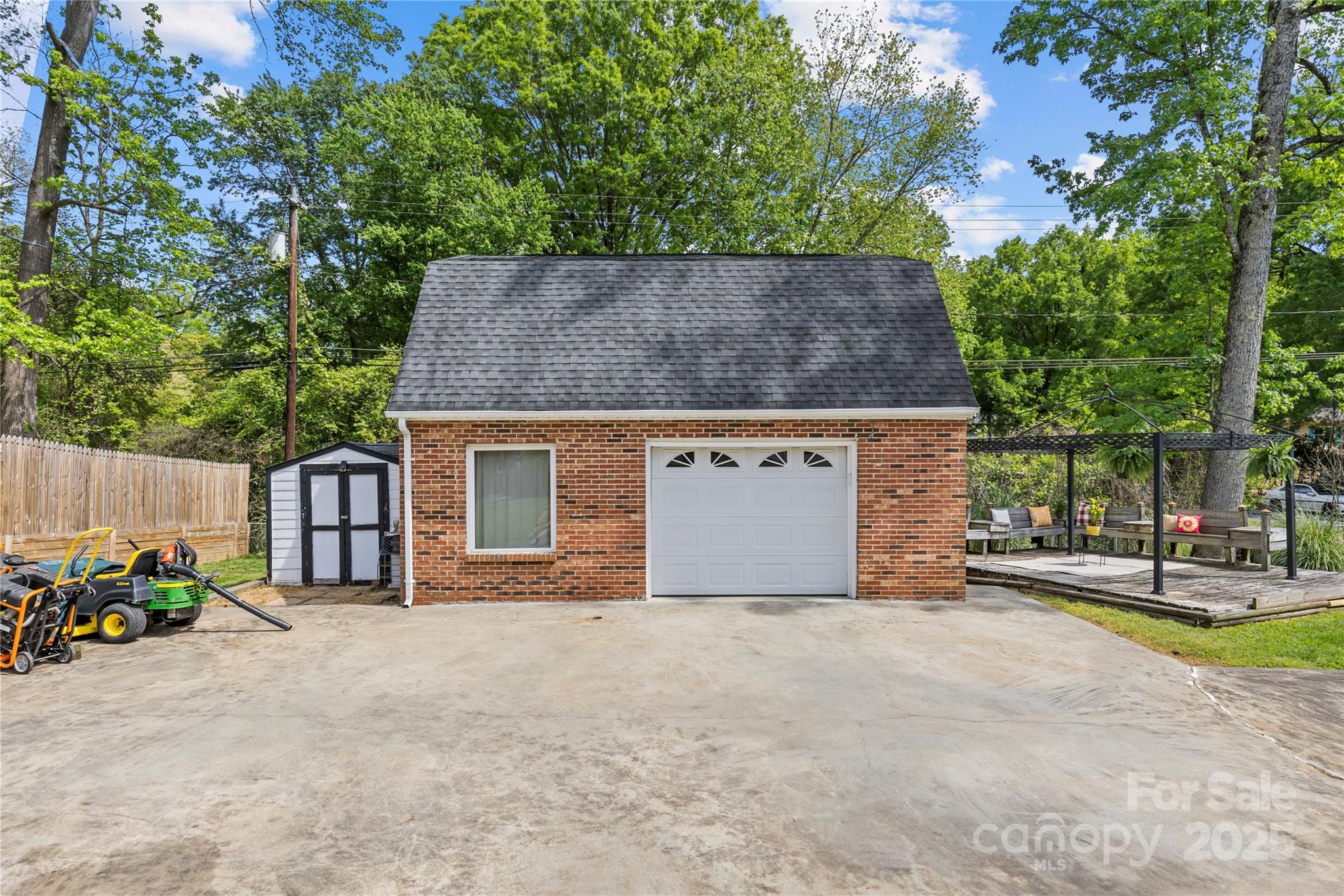 6035 Idlebrook Drive Property Photo 26