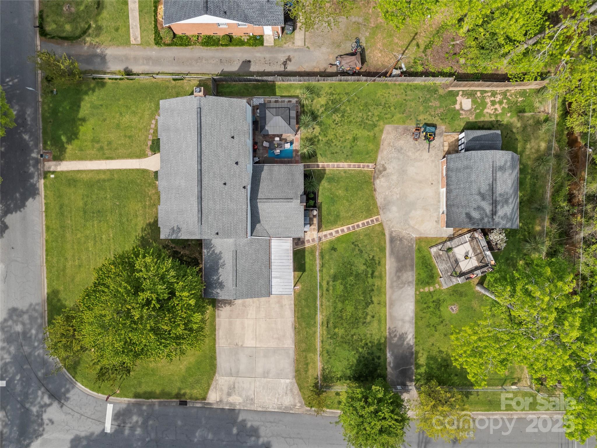 6035 Idlebrook Drive Property Photo 34