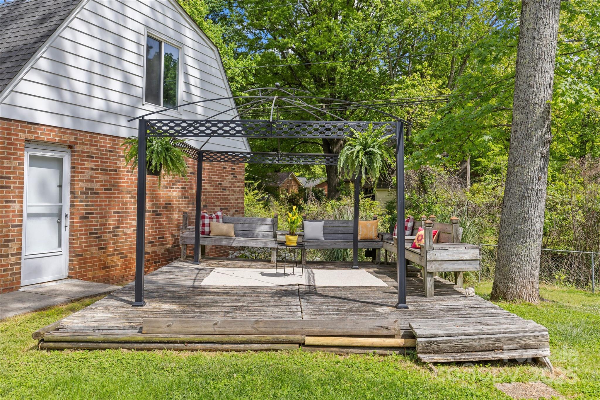 6035 Idlebrook Drive Property Photo 36