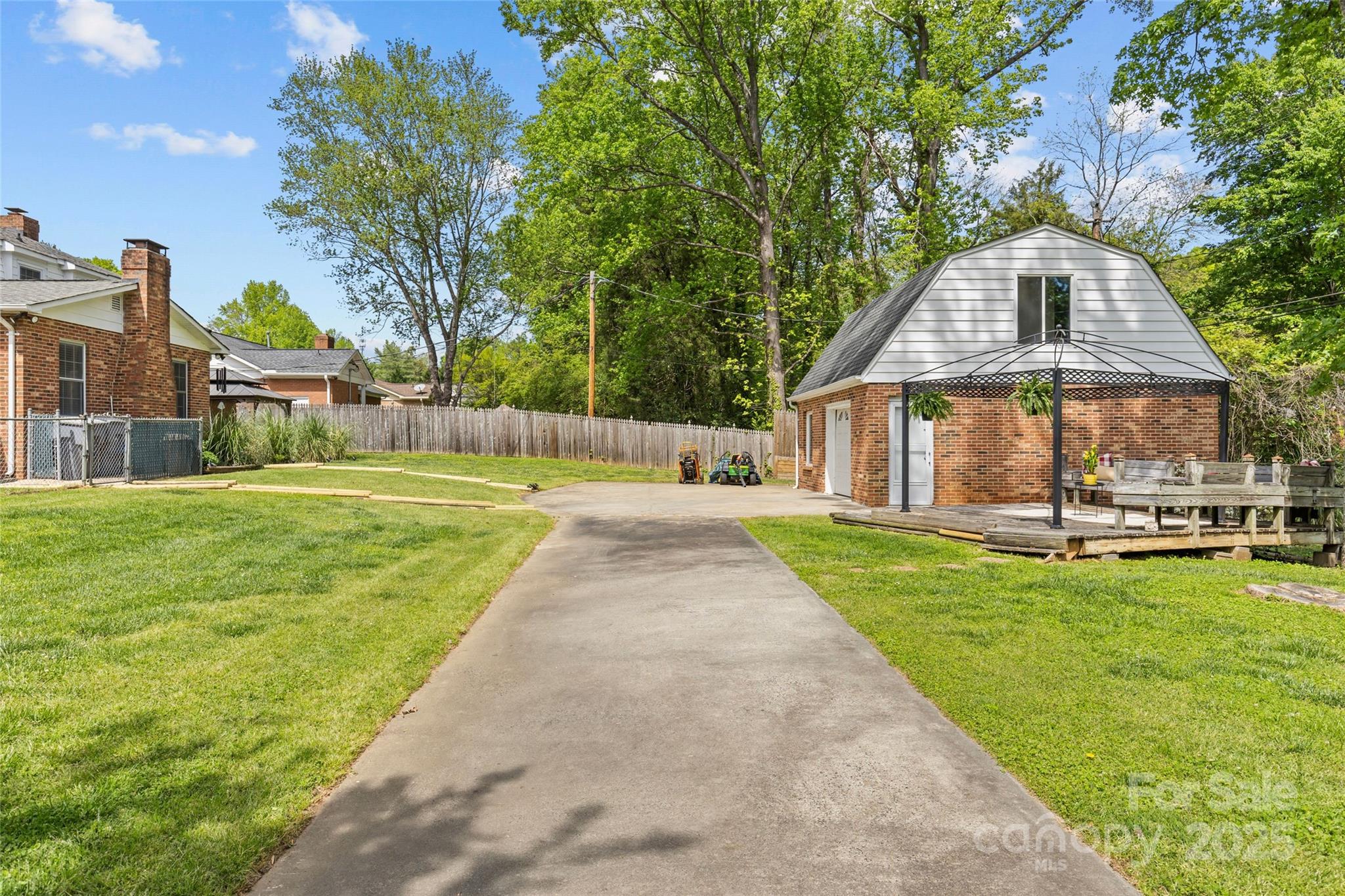 6035 Idlebrook Drive Property Photo 38