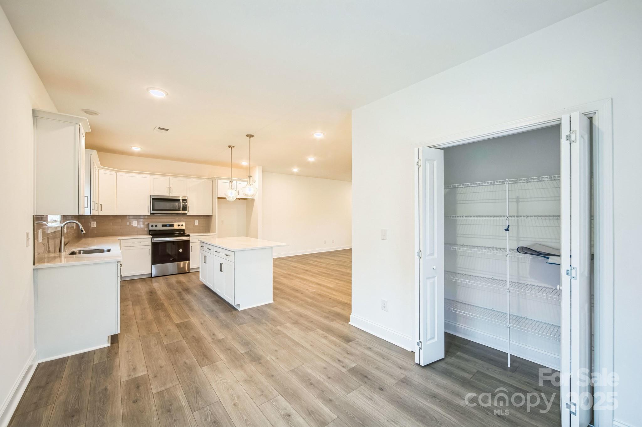 81 Walnut Springs Drive 22-d Property Photo 13