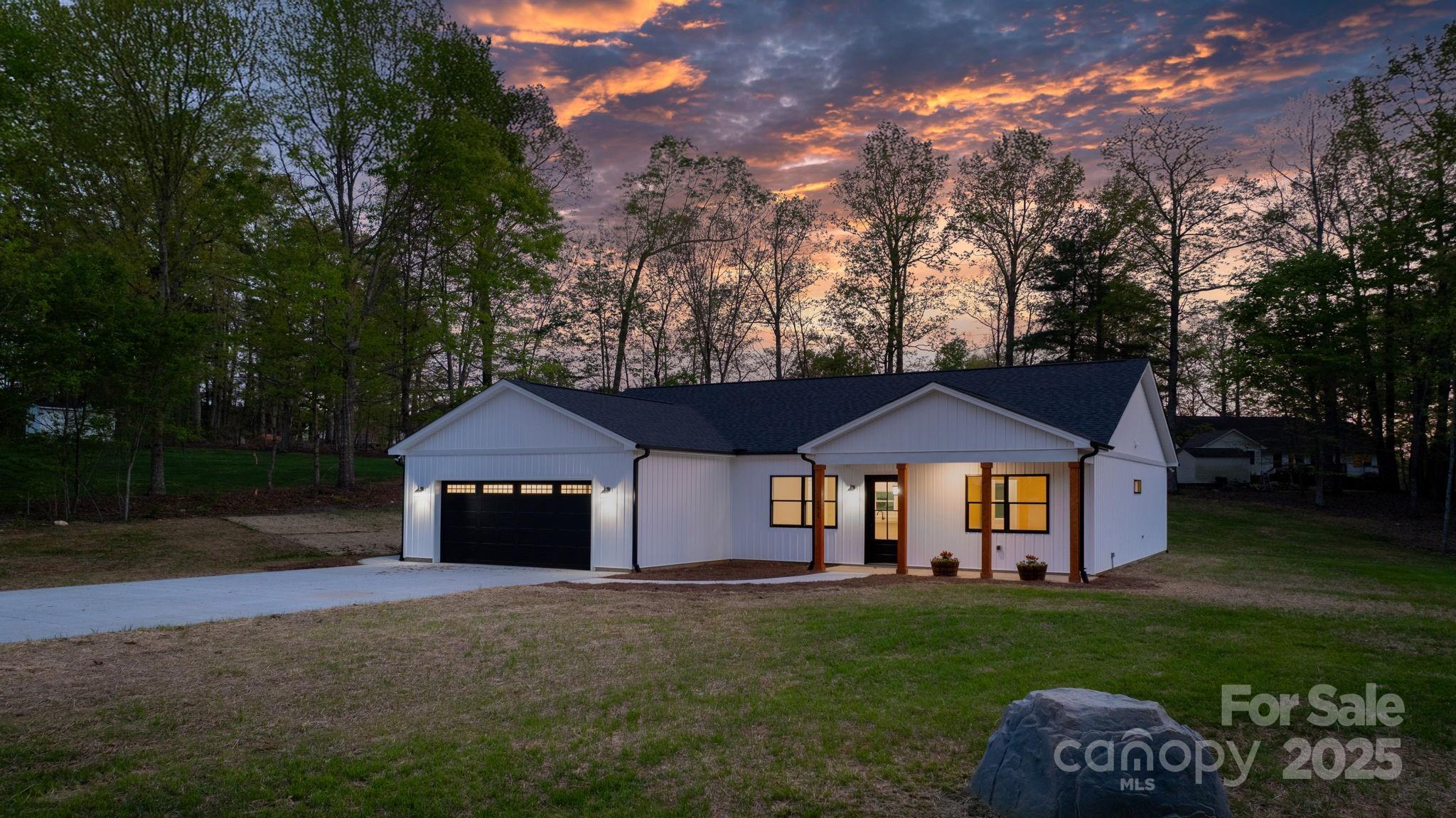2045 Cordia Circle Property Photo 1
