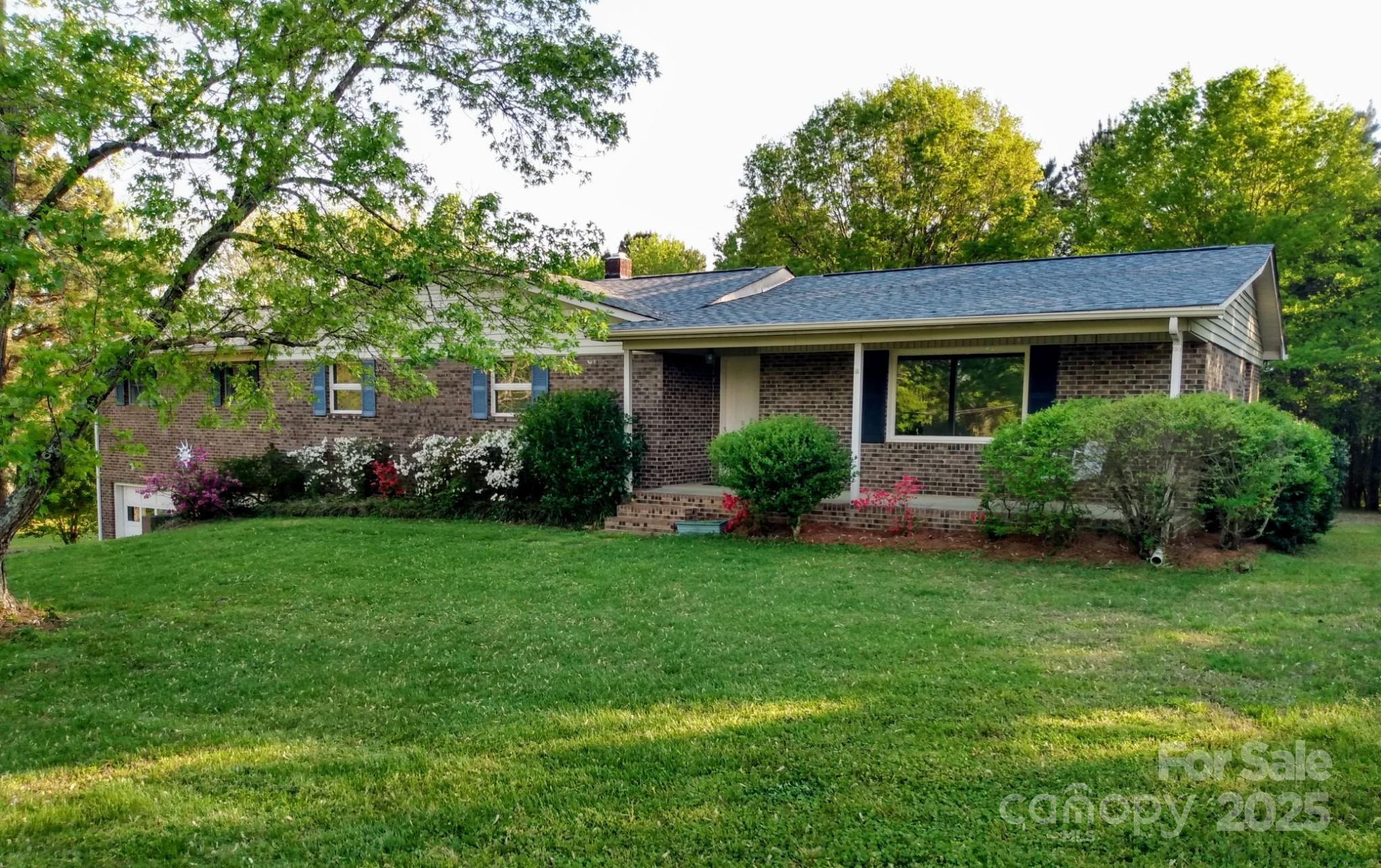 5303 Rogers Road Property Photo
