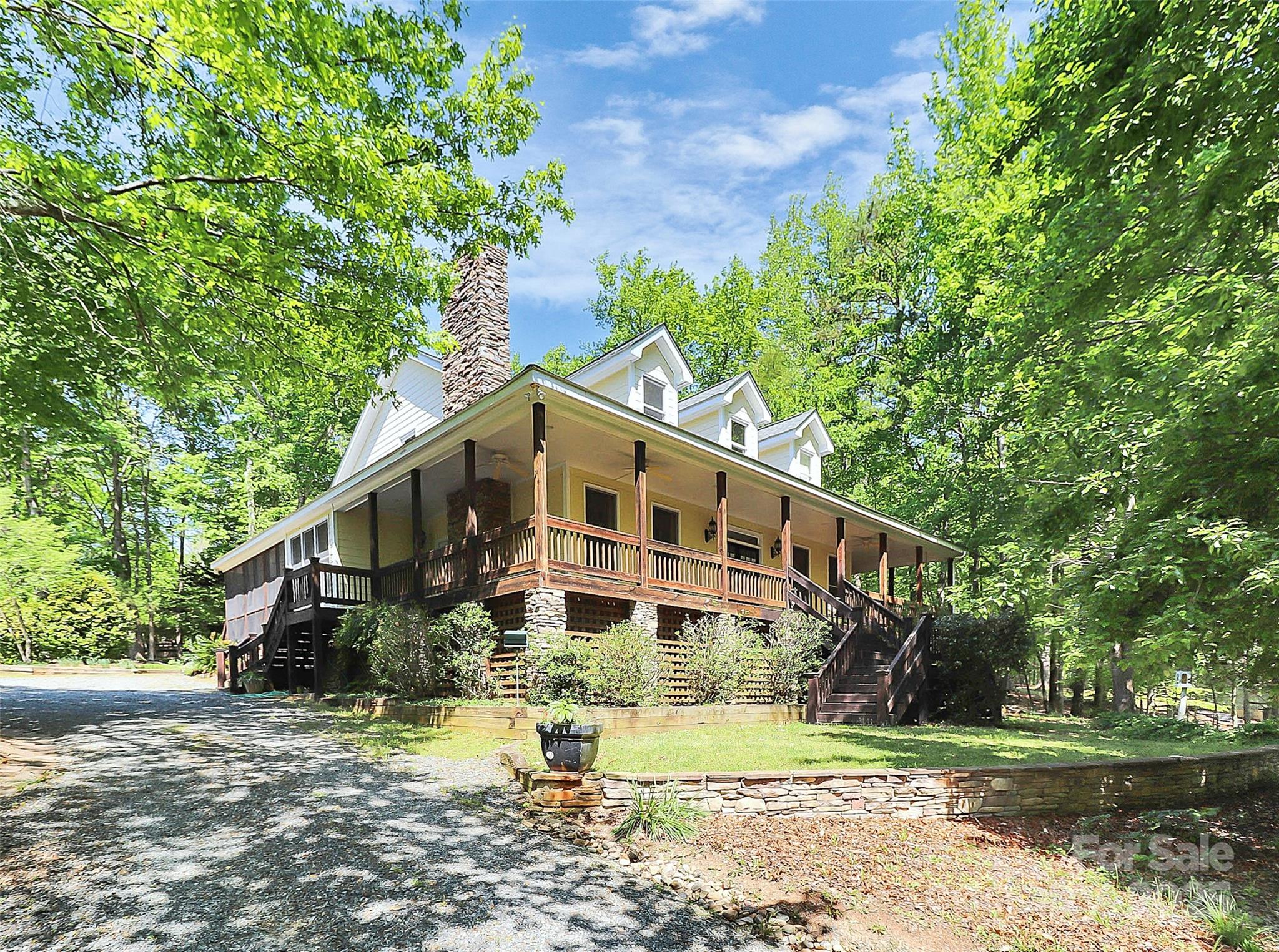 729 Lochaven Road Property Photo