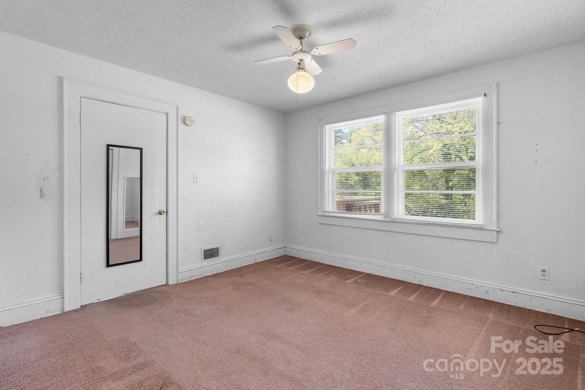 3015 North Center Street 6 Property Photo 29