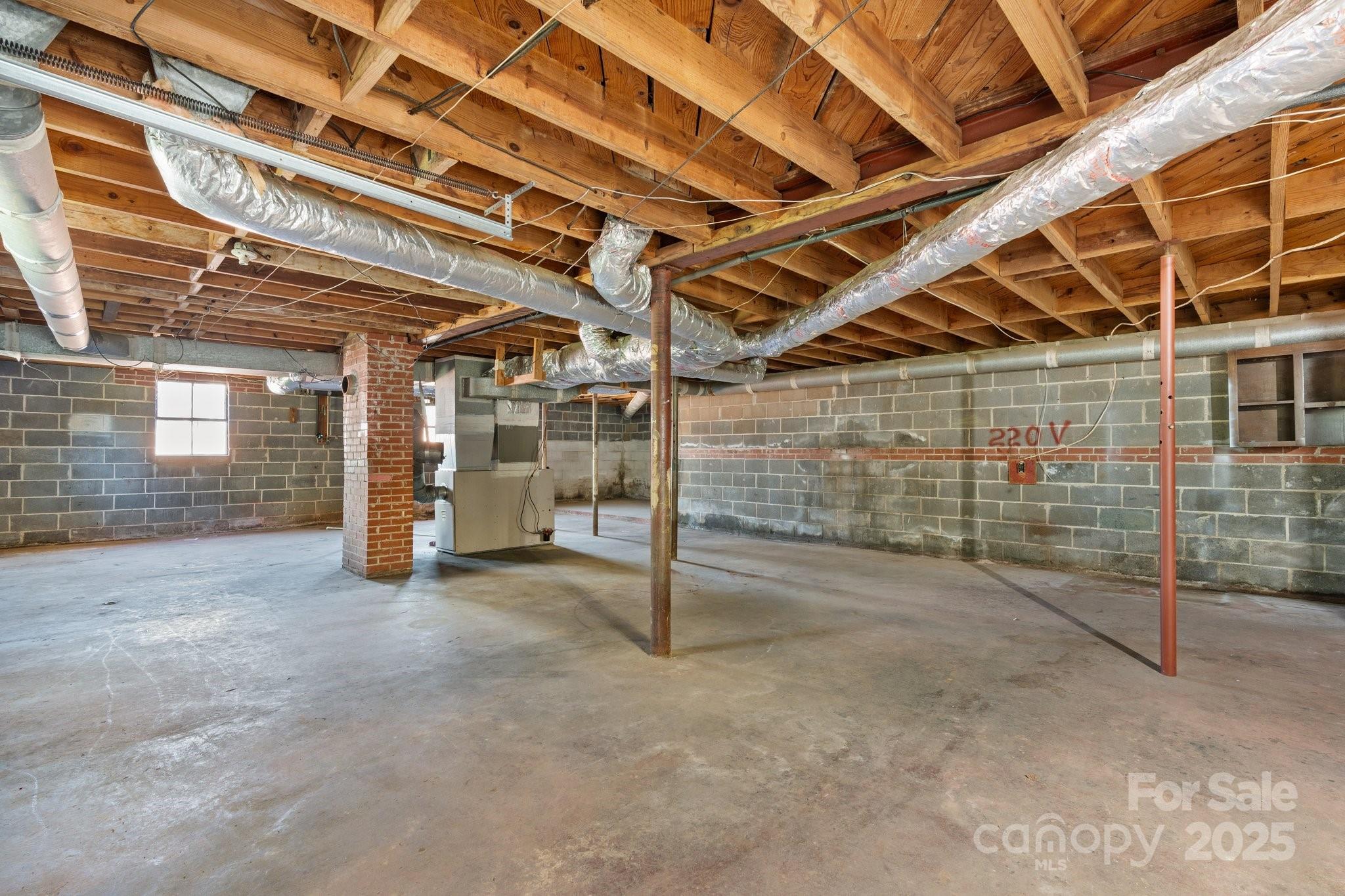 3015 North Center Street 6 Property Photo 38