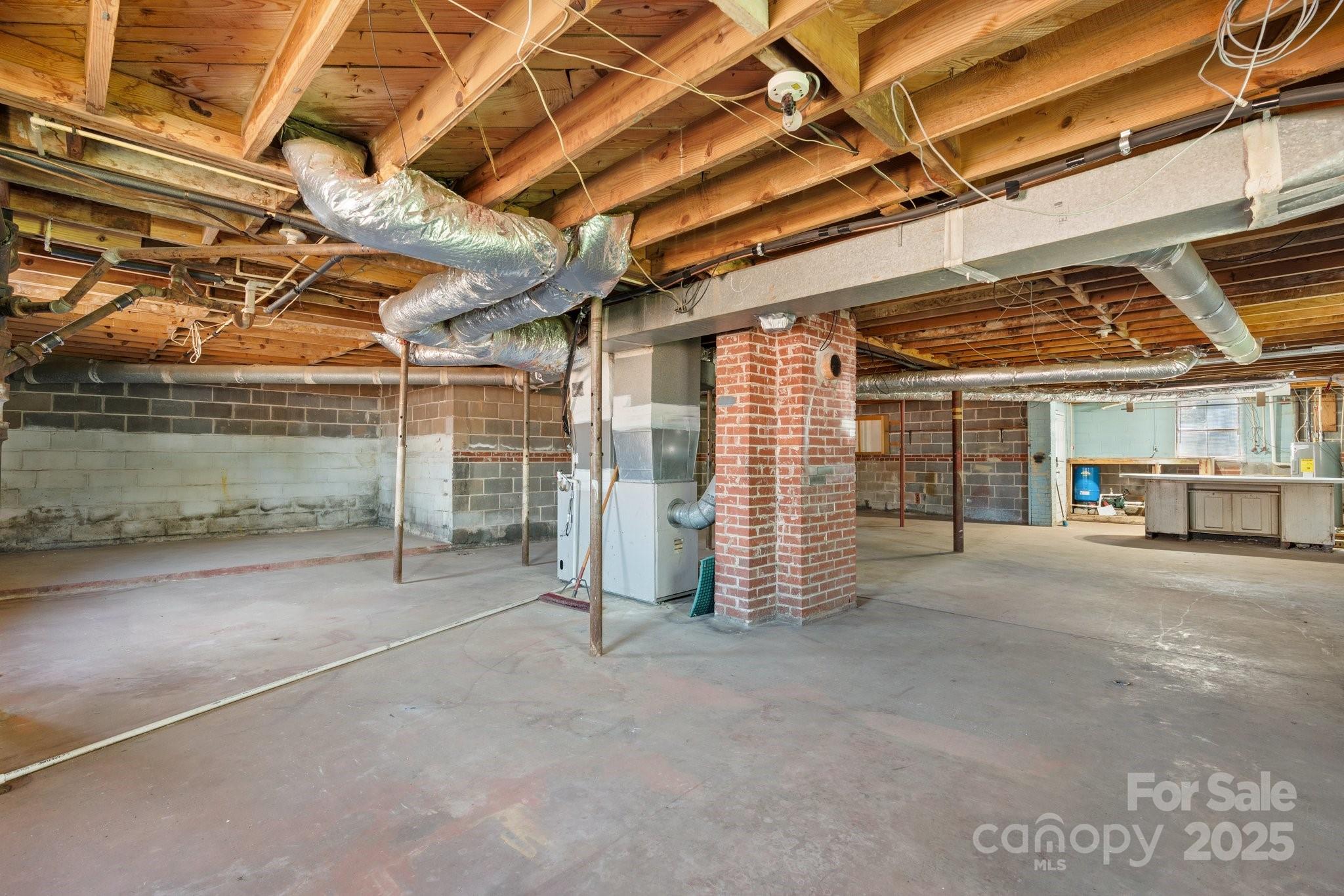 3015 North Center Street 6 Property Photo 39