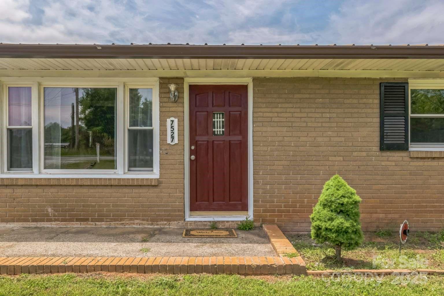 7527 Old Shelby Road Property Photo 1