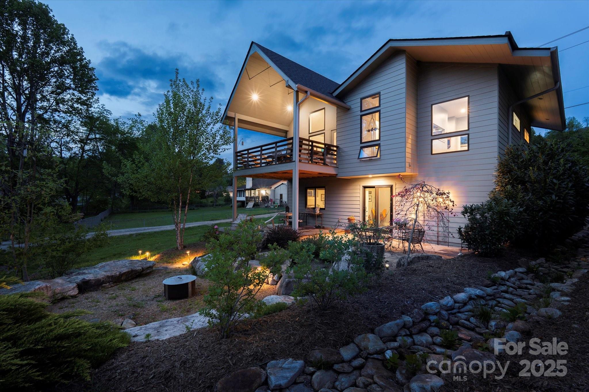 976 Riceville Road Property Photo 1