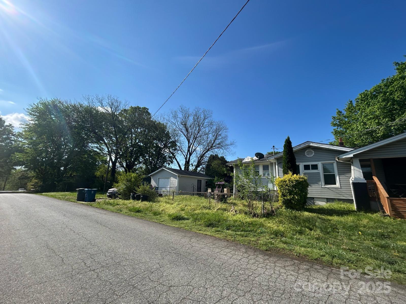 829 Green Street Property Photo 1