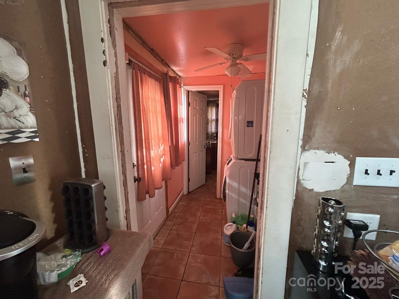 829 Green Street Property Photo 7