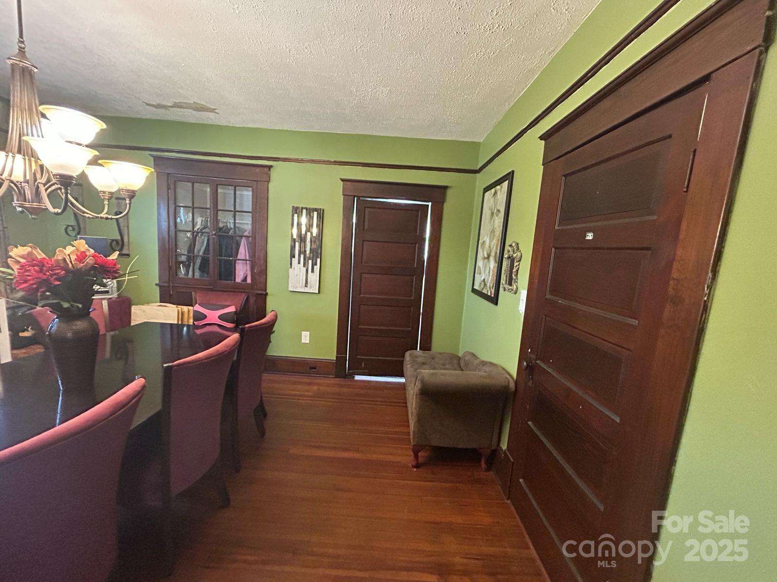 829 Green Street Property Photo 15