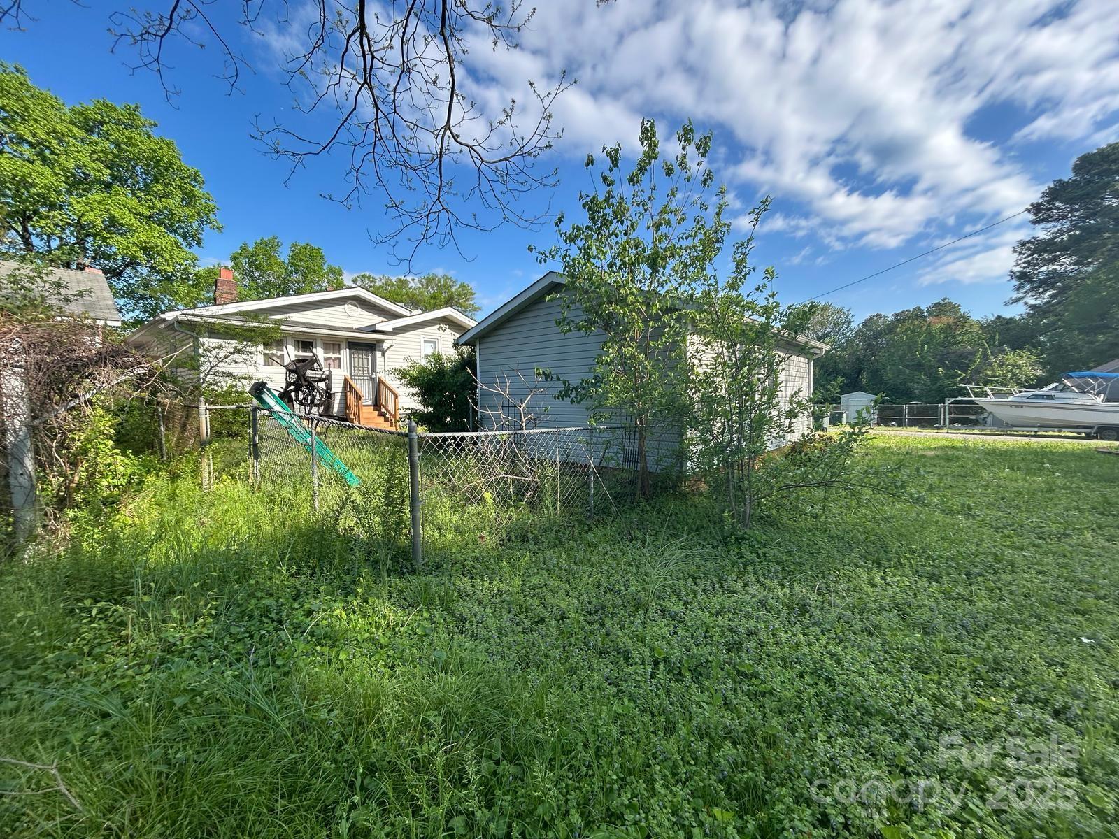 829 Green Street Property Photo 18
