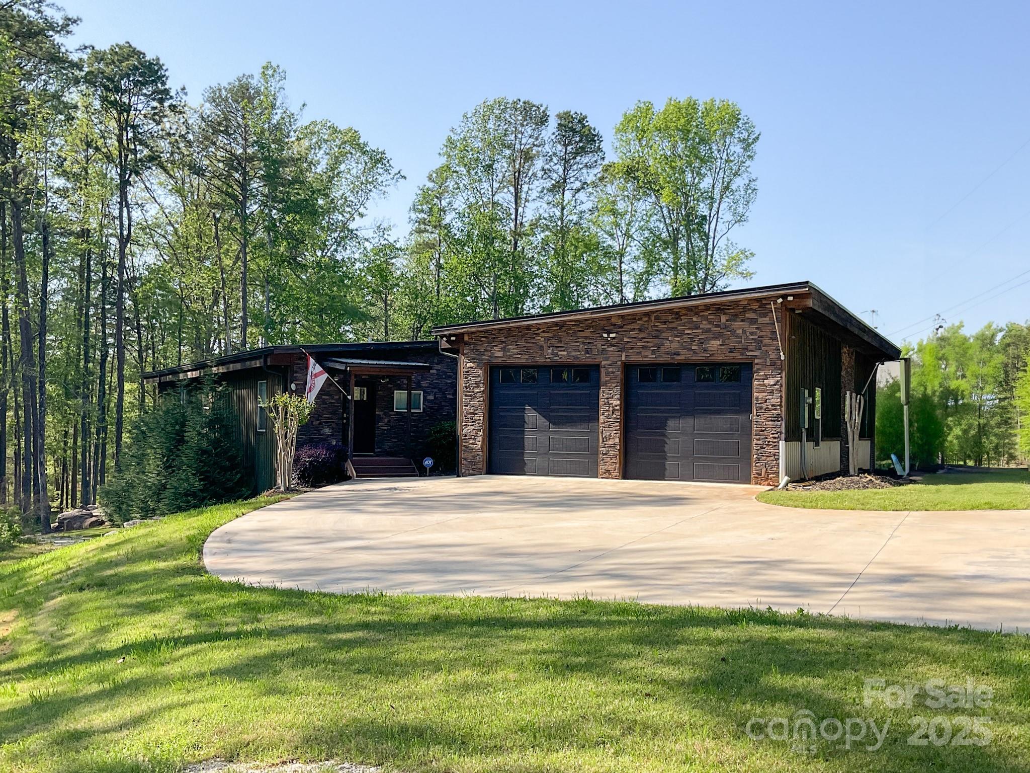 676 N Port Bass Drive Property Photo