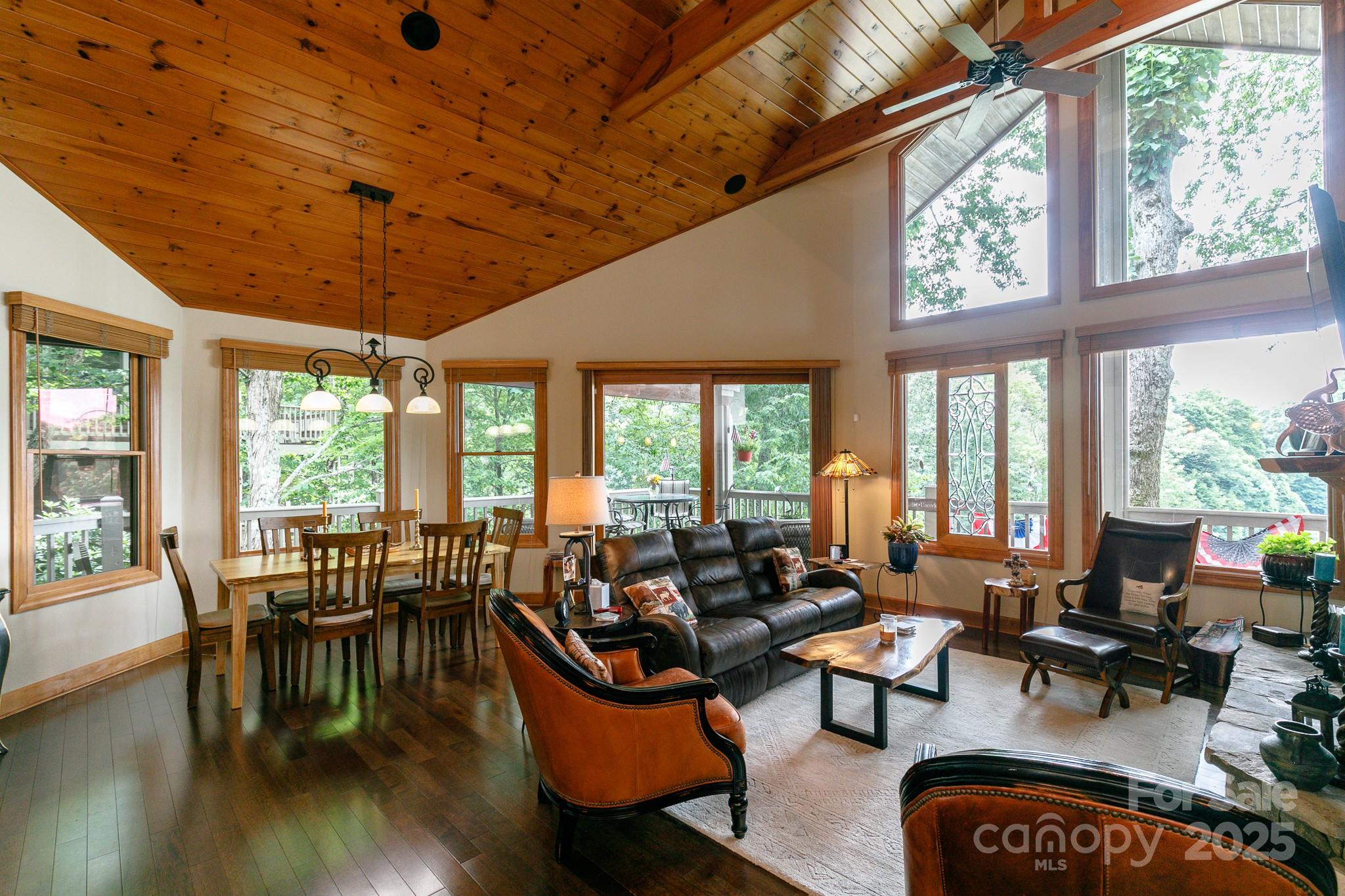 25 Ivy Point Lane Property Photo