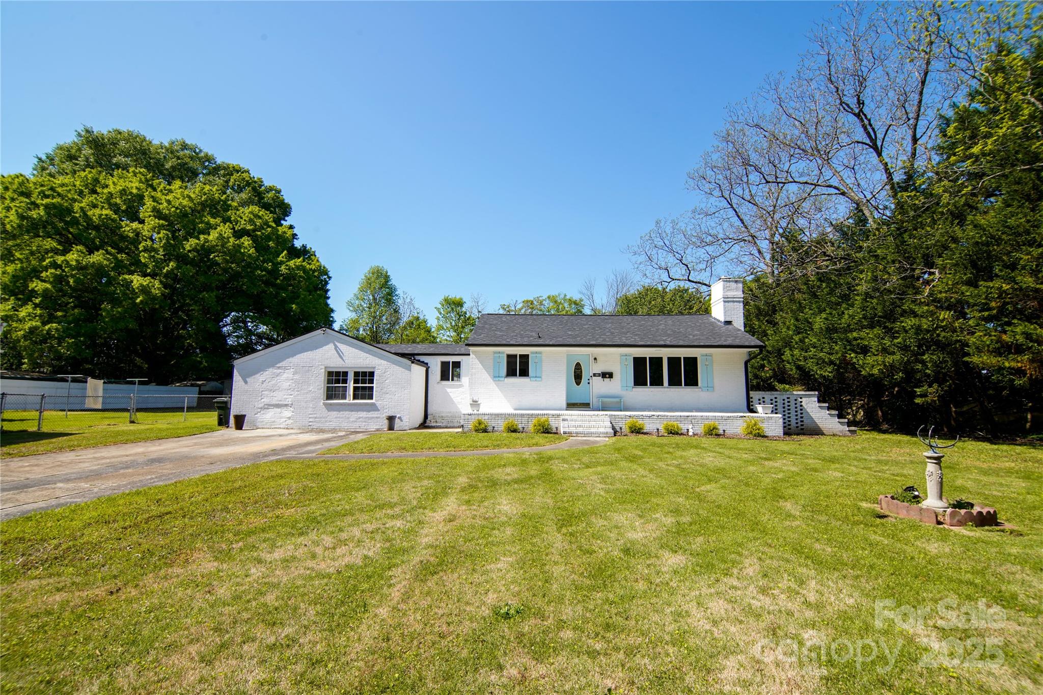 Richmond Drive Real Estate Listings Main Image