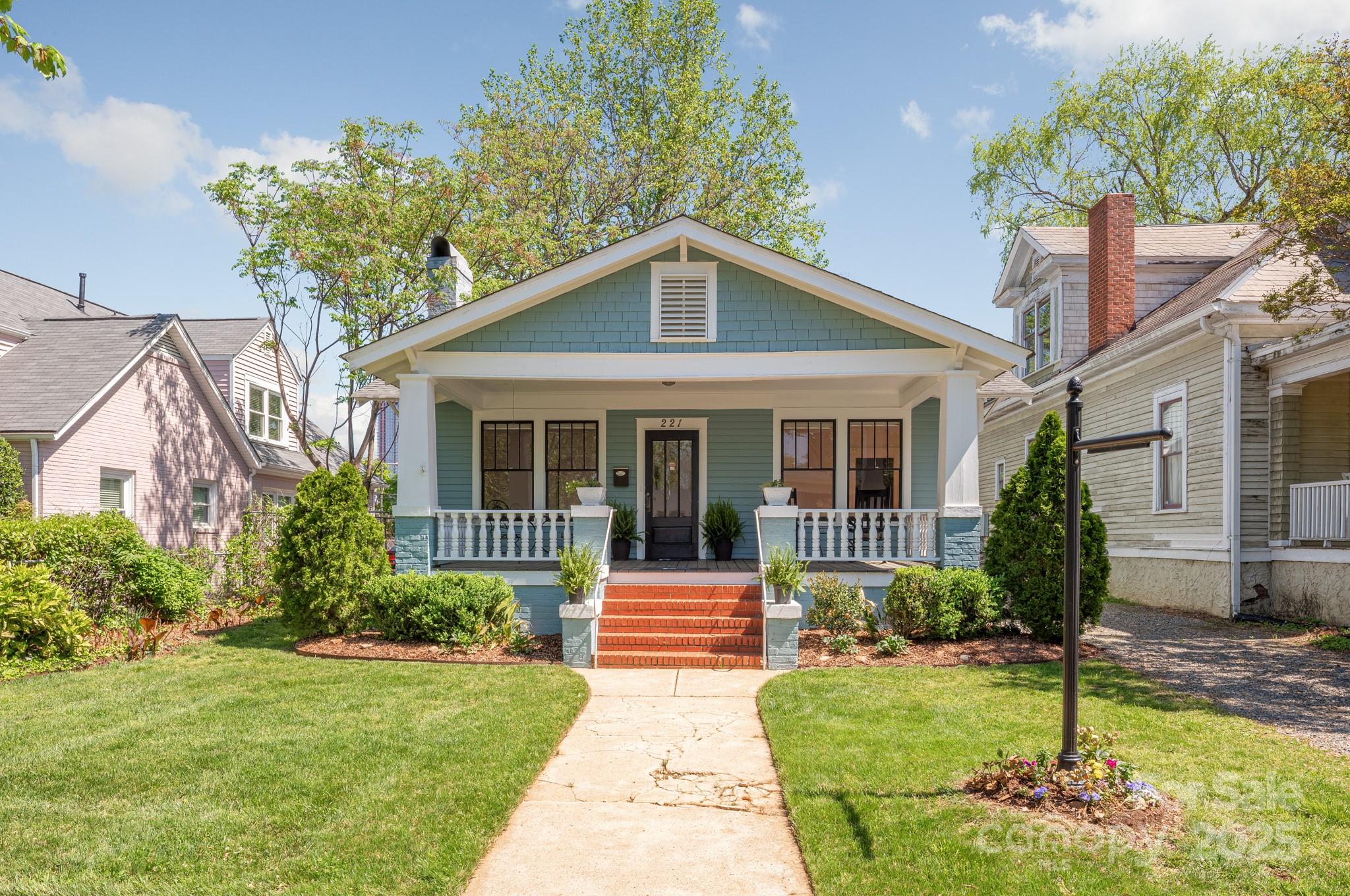 221 E Kingston Avenue Property Photo