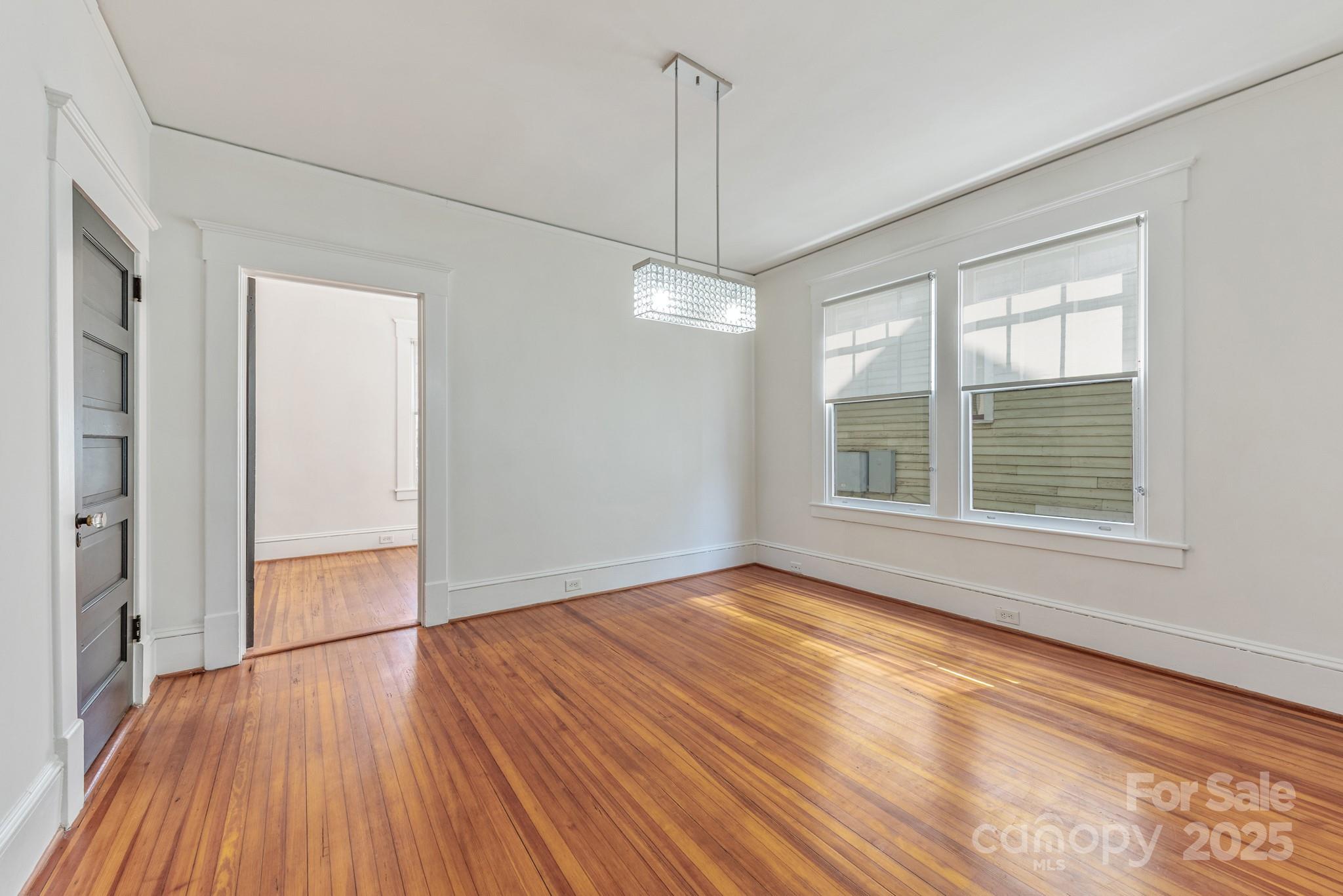 221 E Kingston Avenue Property Photo 15