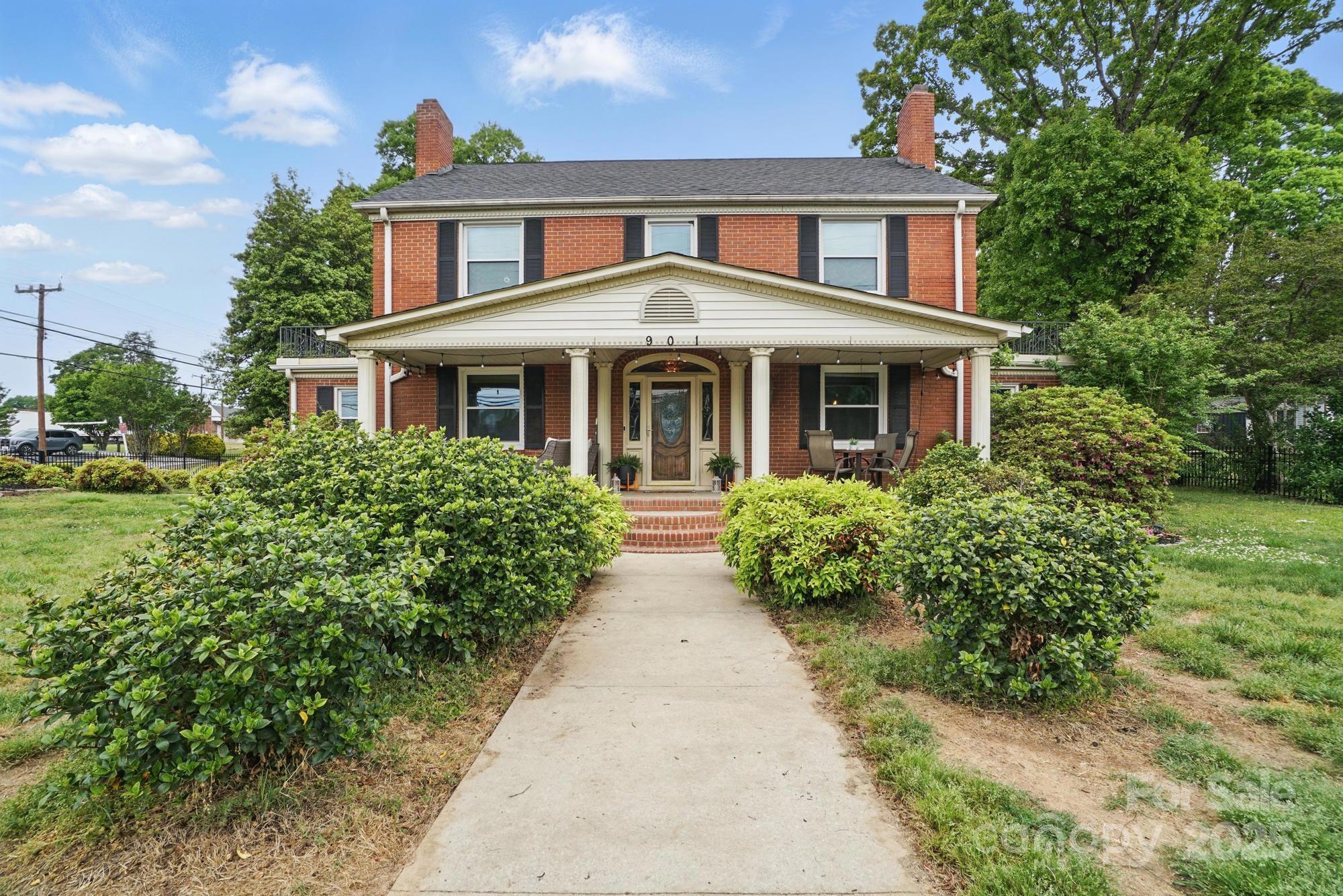 901 Central Drive Property Photo