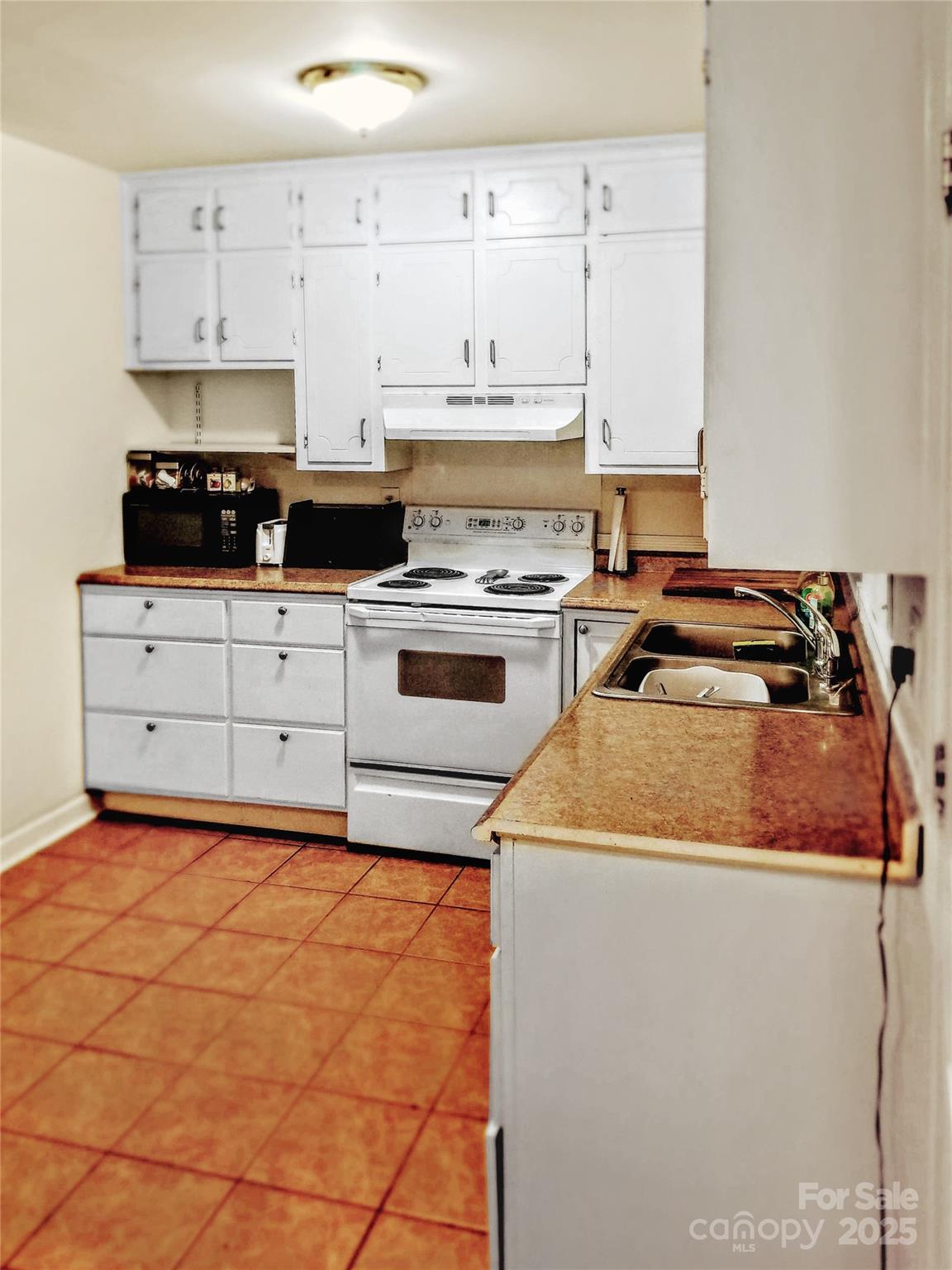 7714 Albemarle Road - Property Photo 11