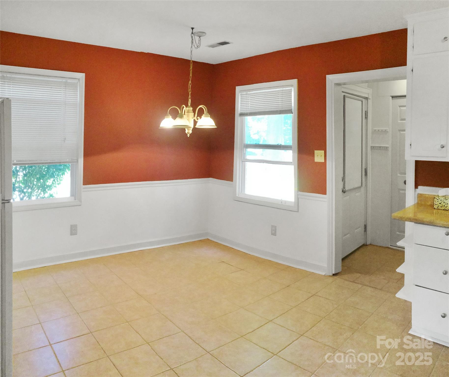 7714 Albemarle Road - Property Photo 13
