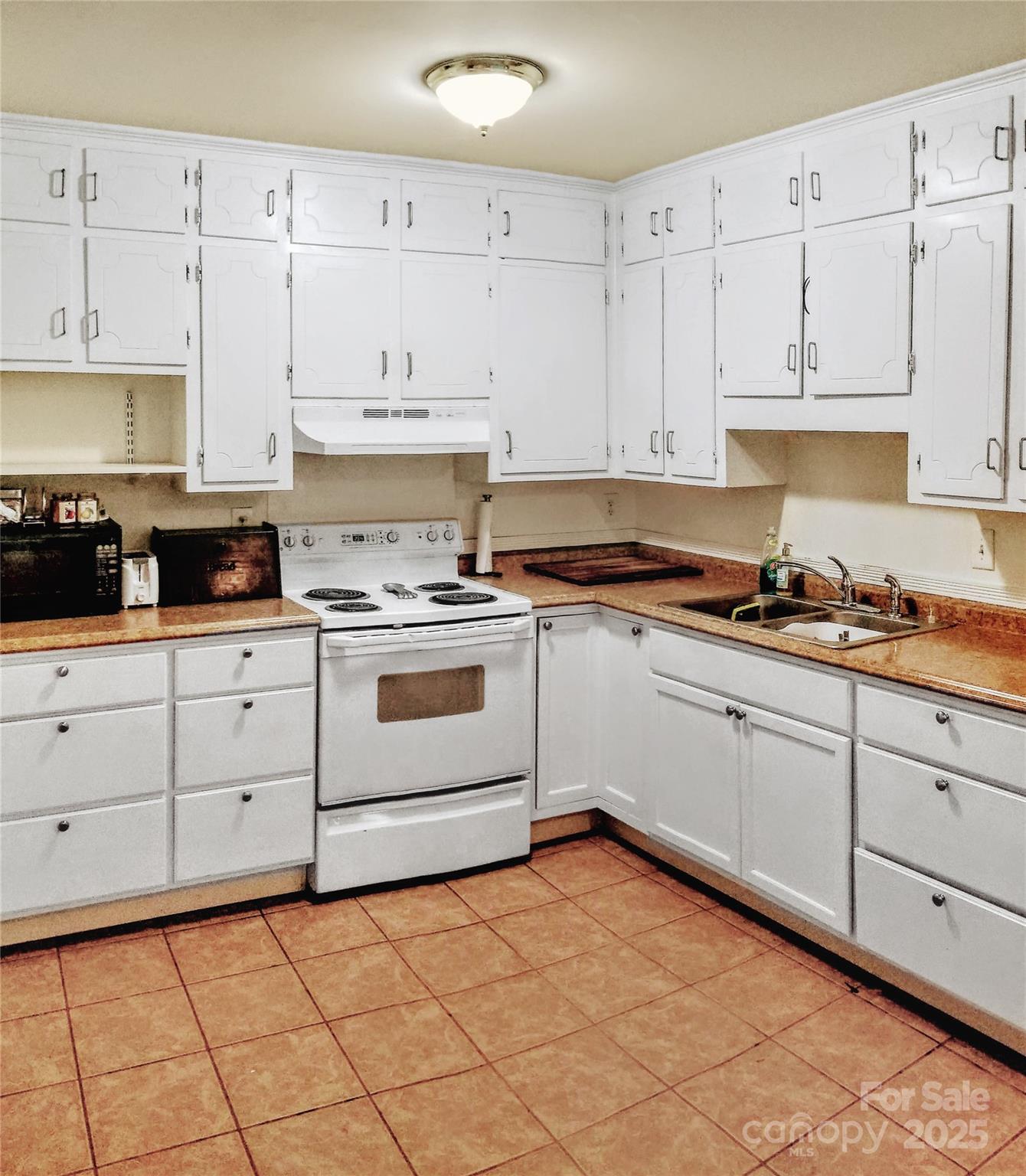 7714 Albemarle Road - Property Photo 17