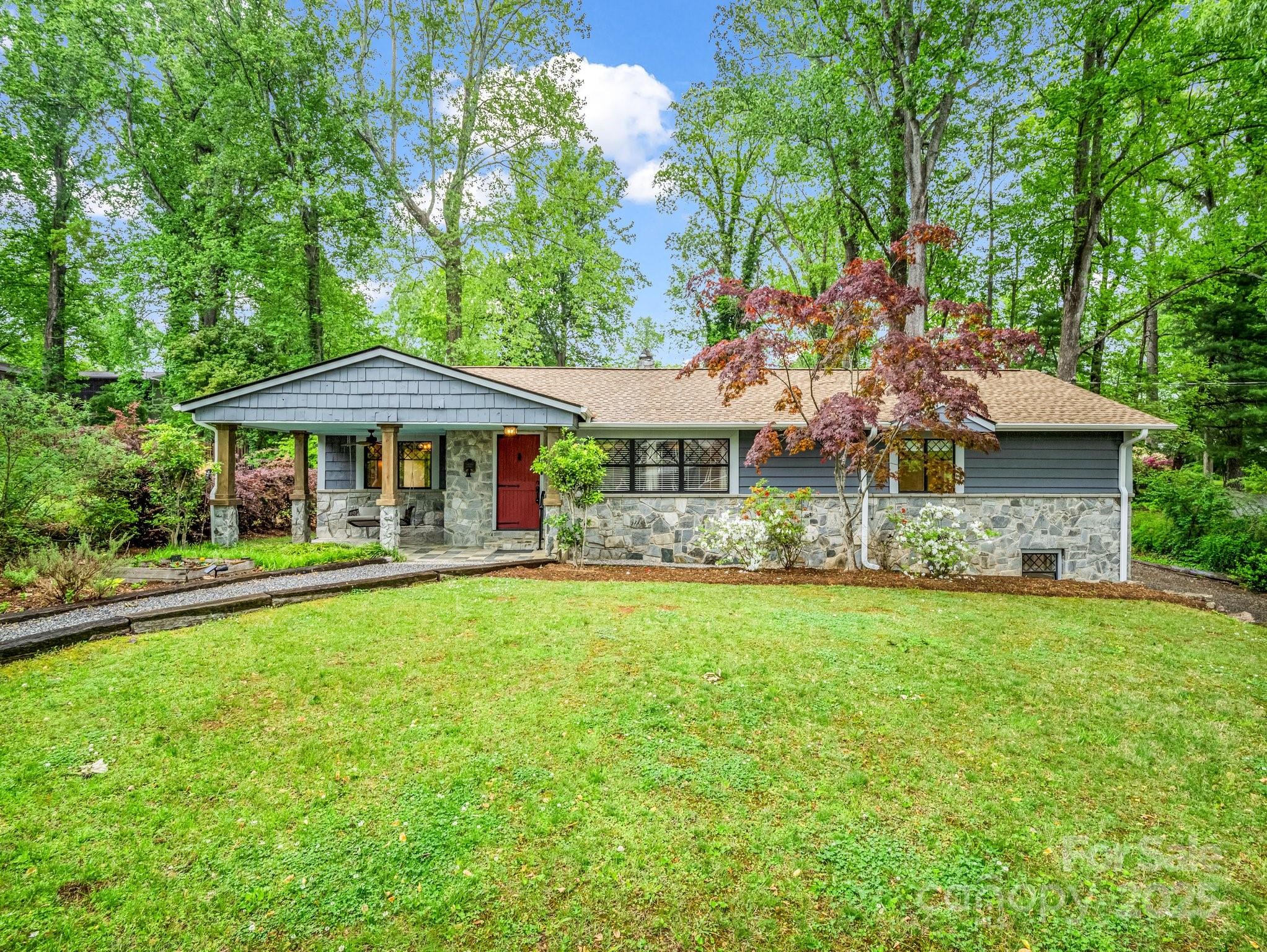 95 Whitney Avenue Property Photo