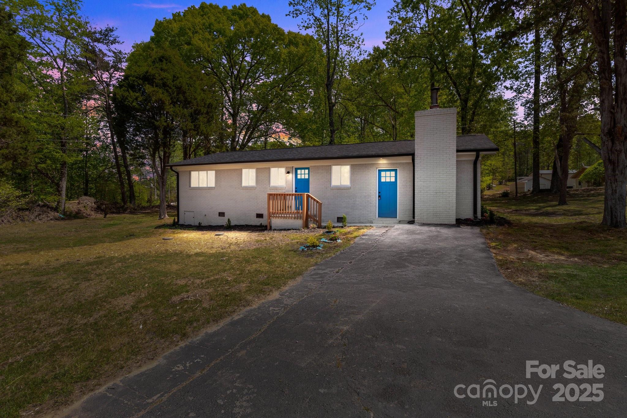 880 Legion Club Road Property Photo