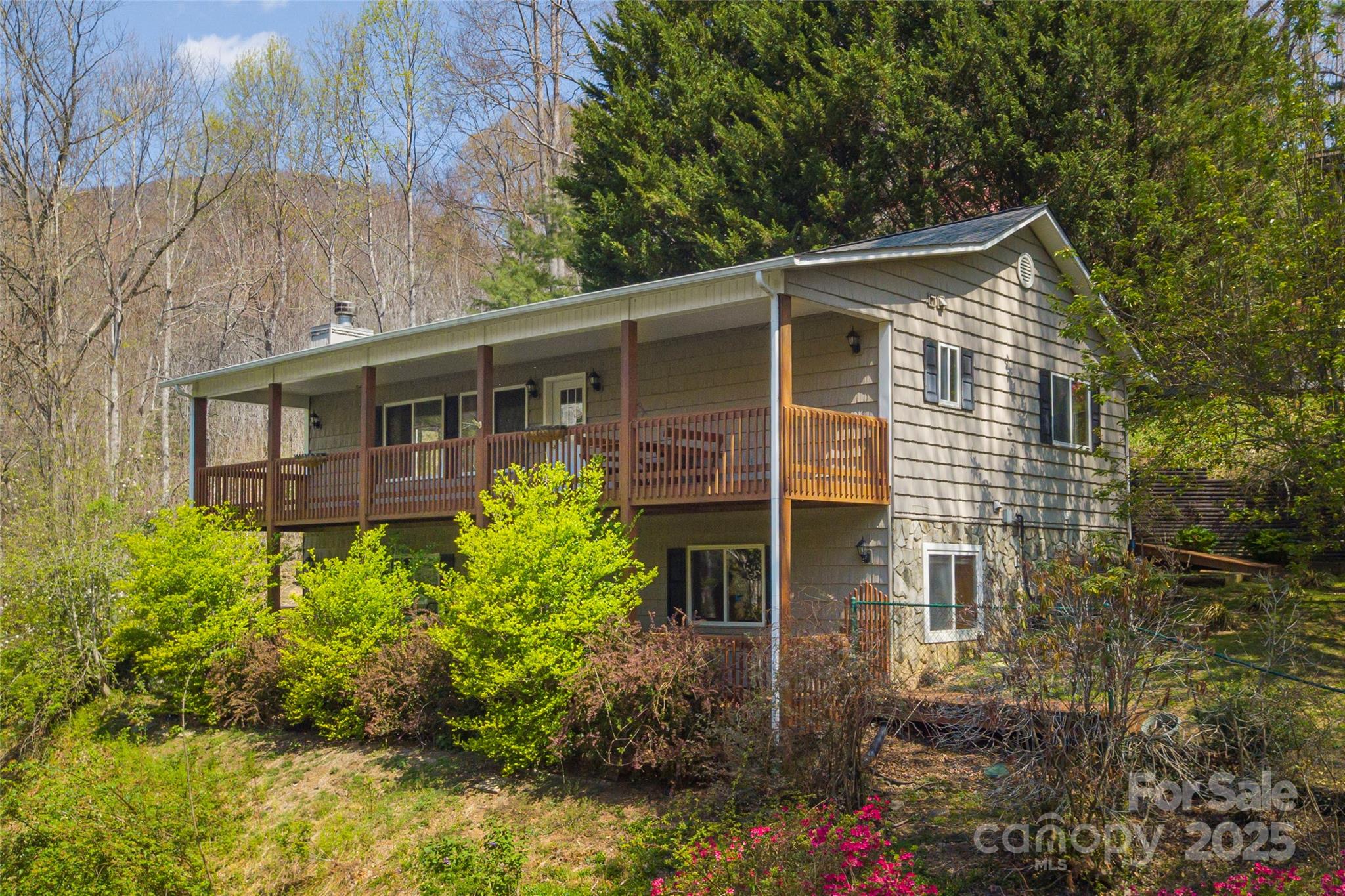 1429 Country Club Drive Property Photo
