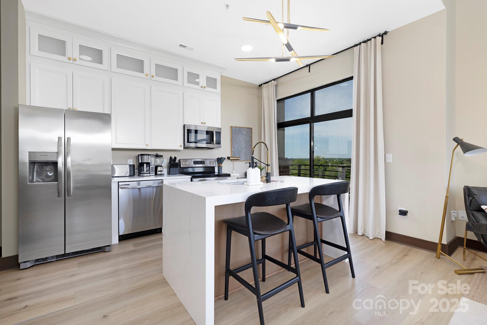 715 N Church Street 816 Property Photo 4