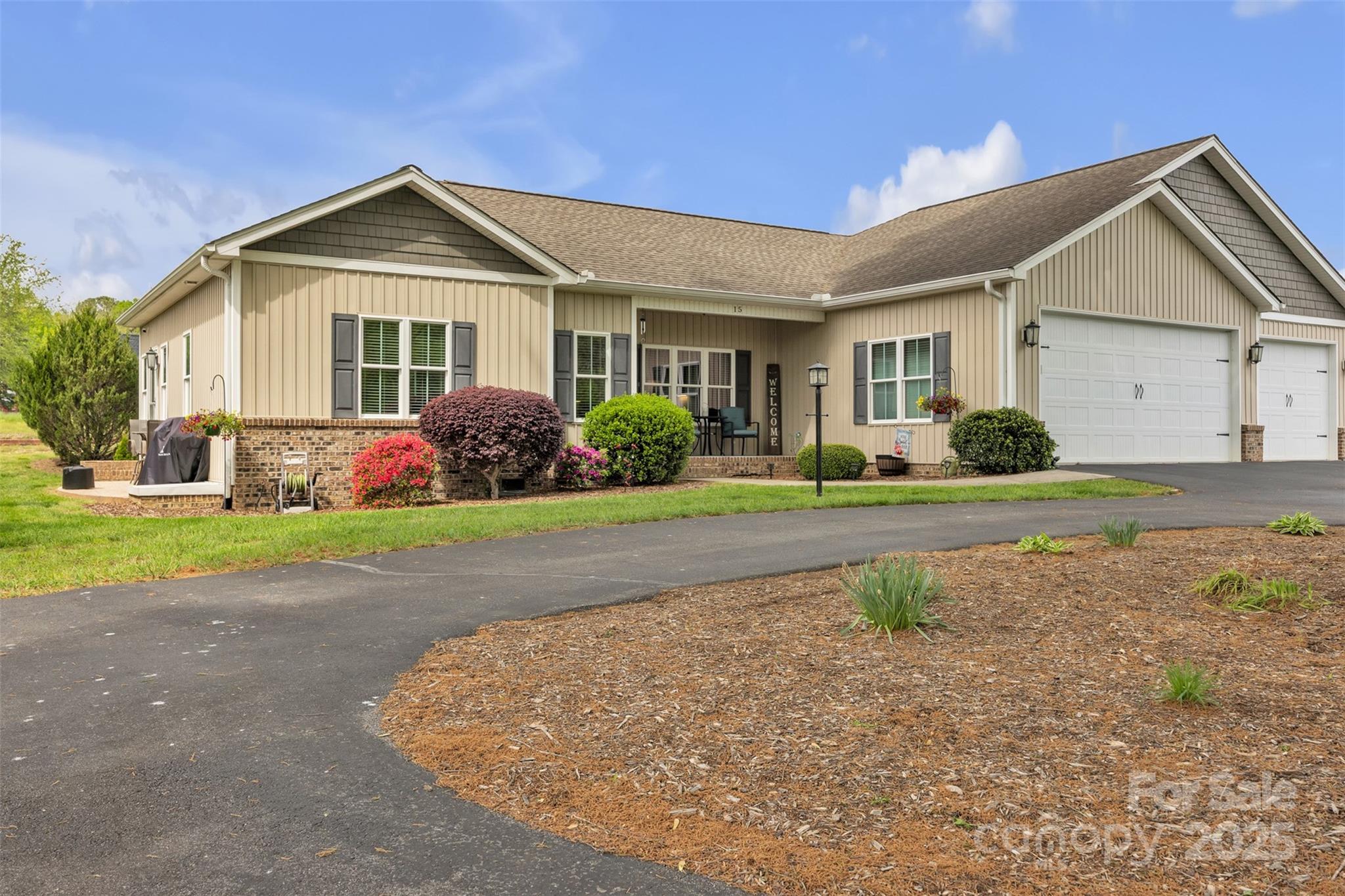 15 Willow Oaks Court Property Photo