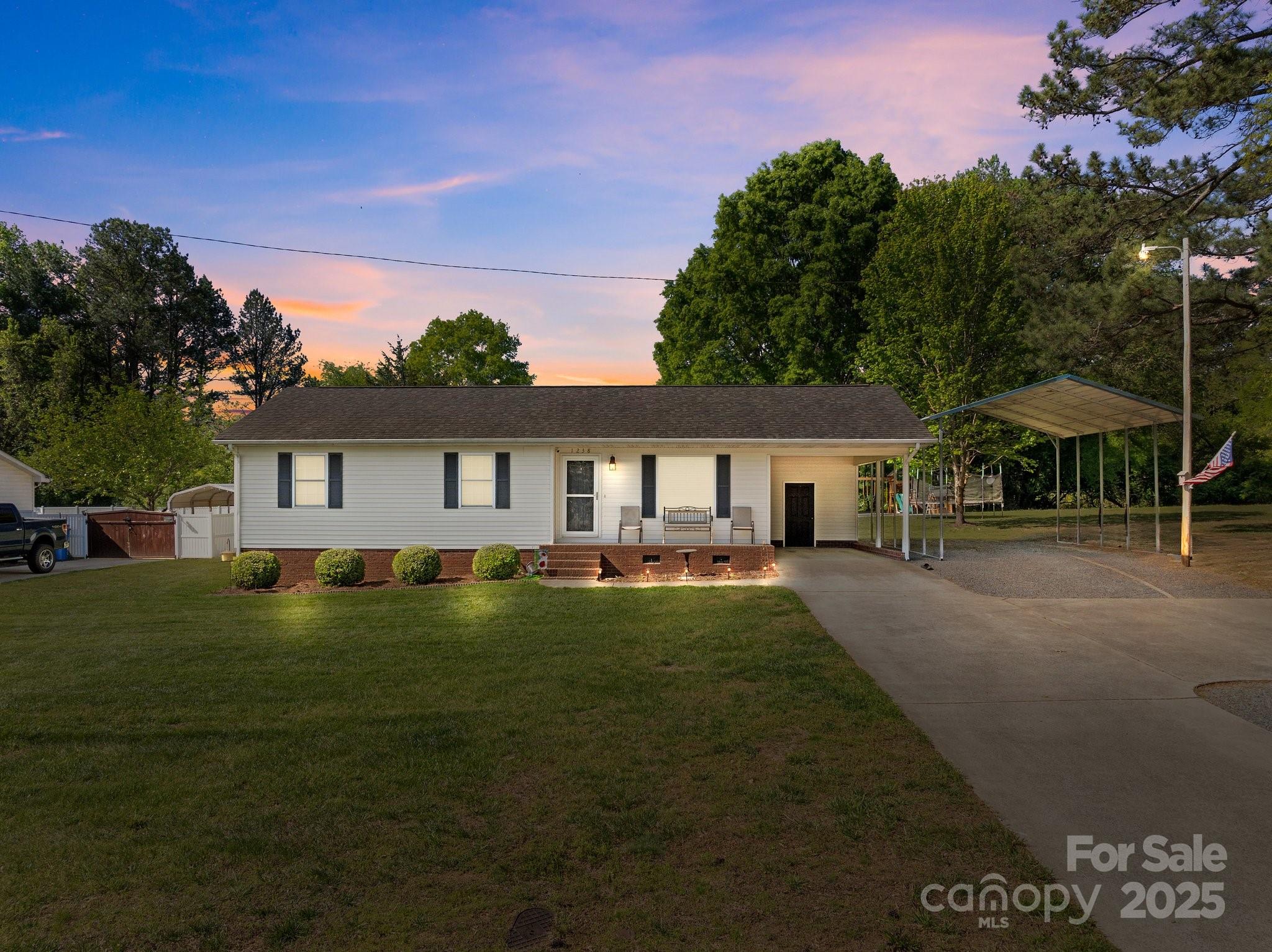 1238 Moss Springs Road Property Photo