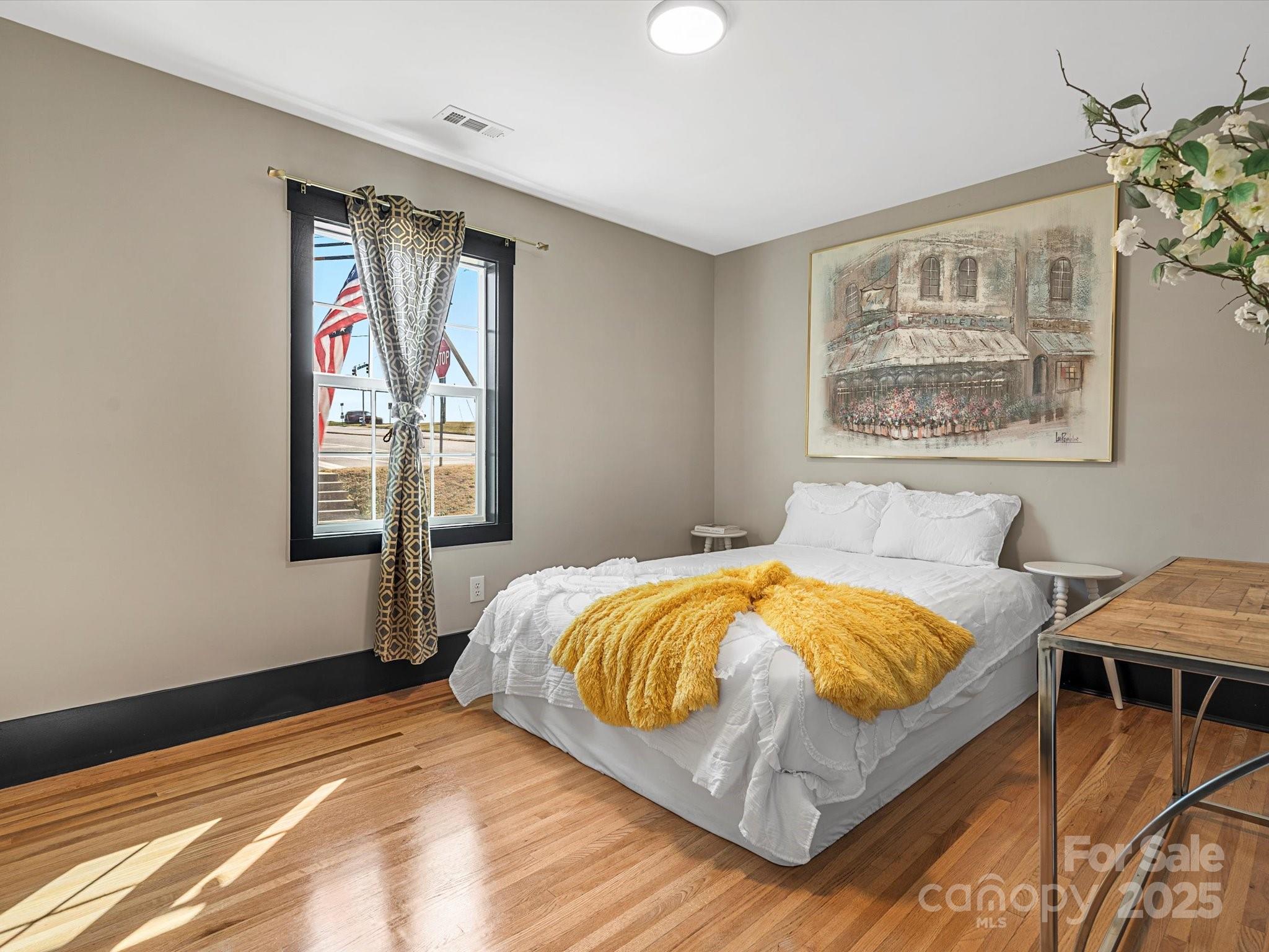 2701 N Old North Sharon Amity Road Property Photo 15